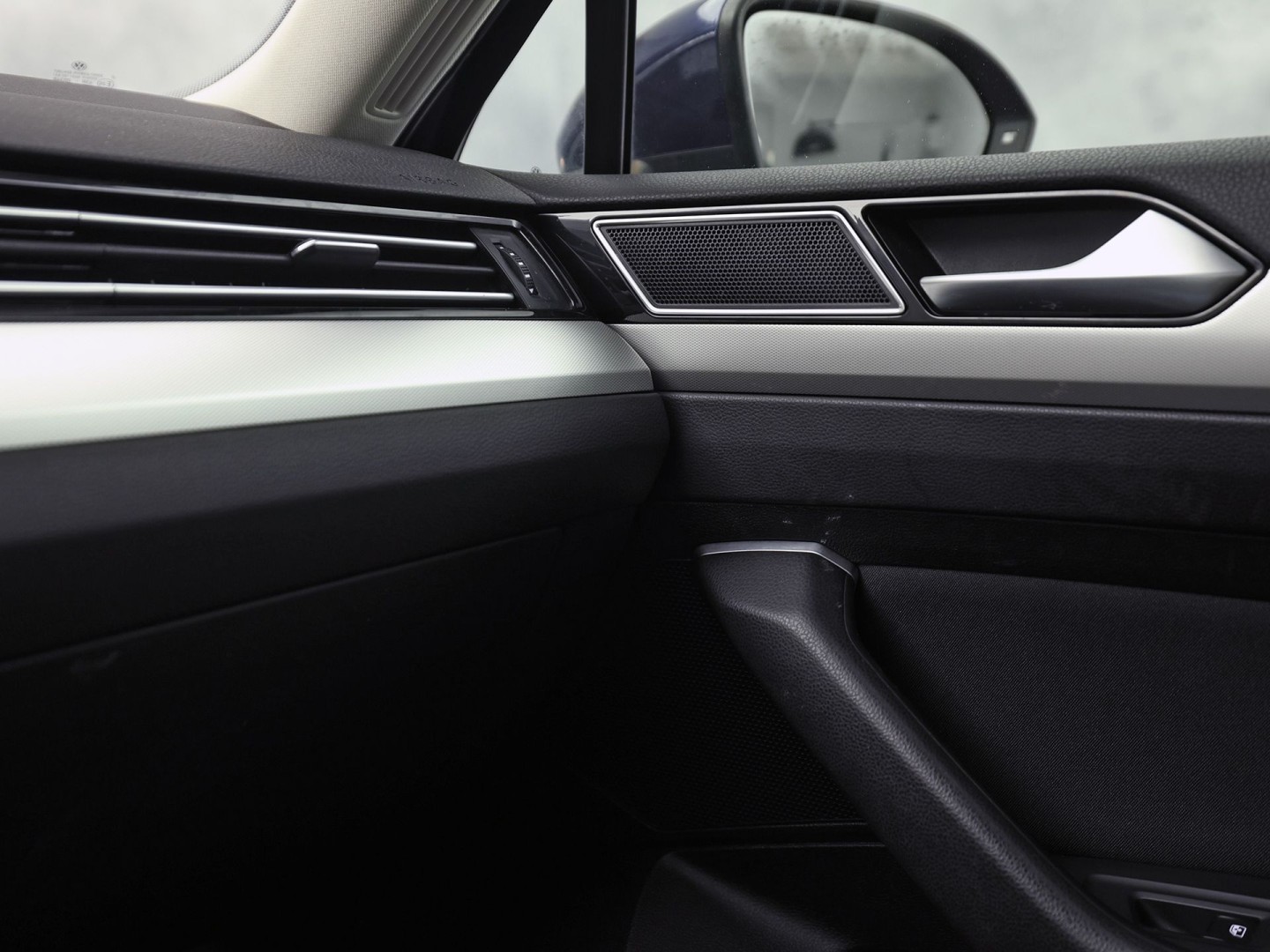 Volkswagen Passat Variant 1.4 TSI ACT Highline 150Pk Automaat (APPLE CARPLAY, GROOT NAVI, CLIMATE, CAMERA, SPORTSTOELEN, GETINT GLAS, KEYLESS START, ADAPTIVE CRUISE,