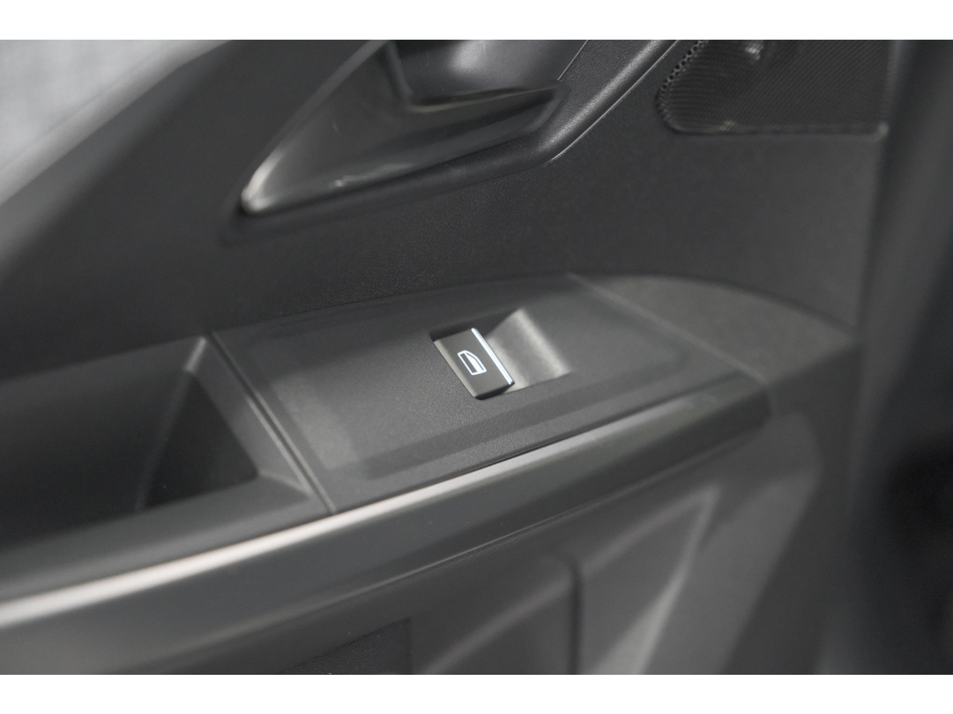 Peugeot 3008 1.2 Hybrid 136 GT | Panoramadak | FOCAL Audio | Alcantara Executive Pakket | 360 Camera | Adaptieve Cruise Control