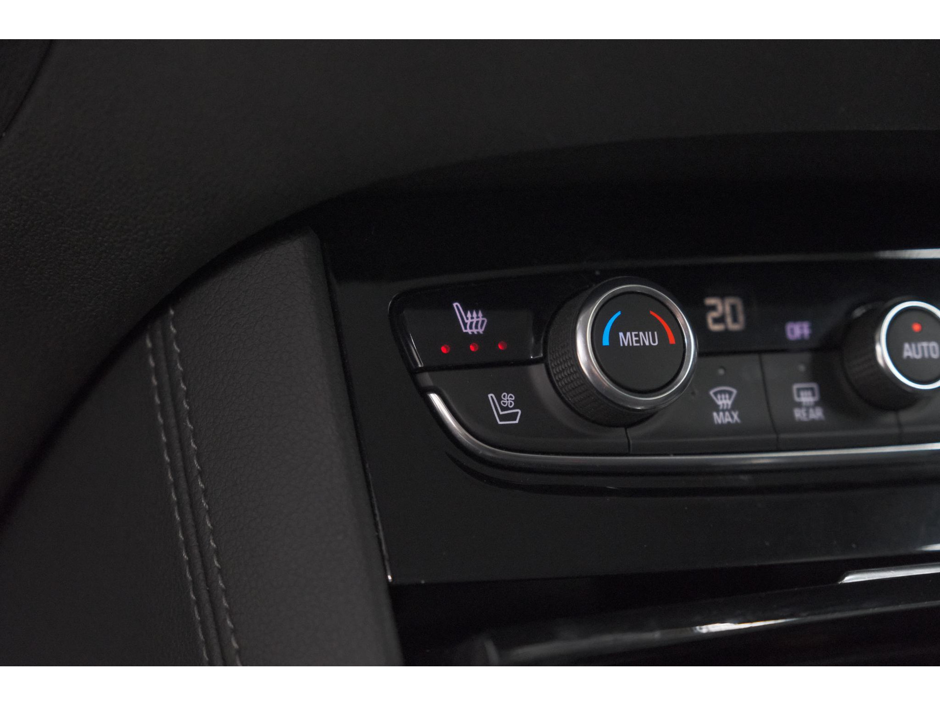 Opel Grandland X 1.6 Turbo 300 Hybrid4 Ultimate | Trekhaak | 360 Camera | Adaptieve Cruise Control | Elektrische Kofferklep