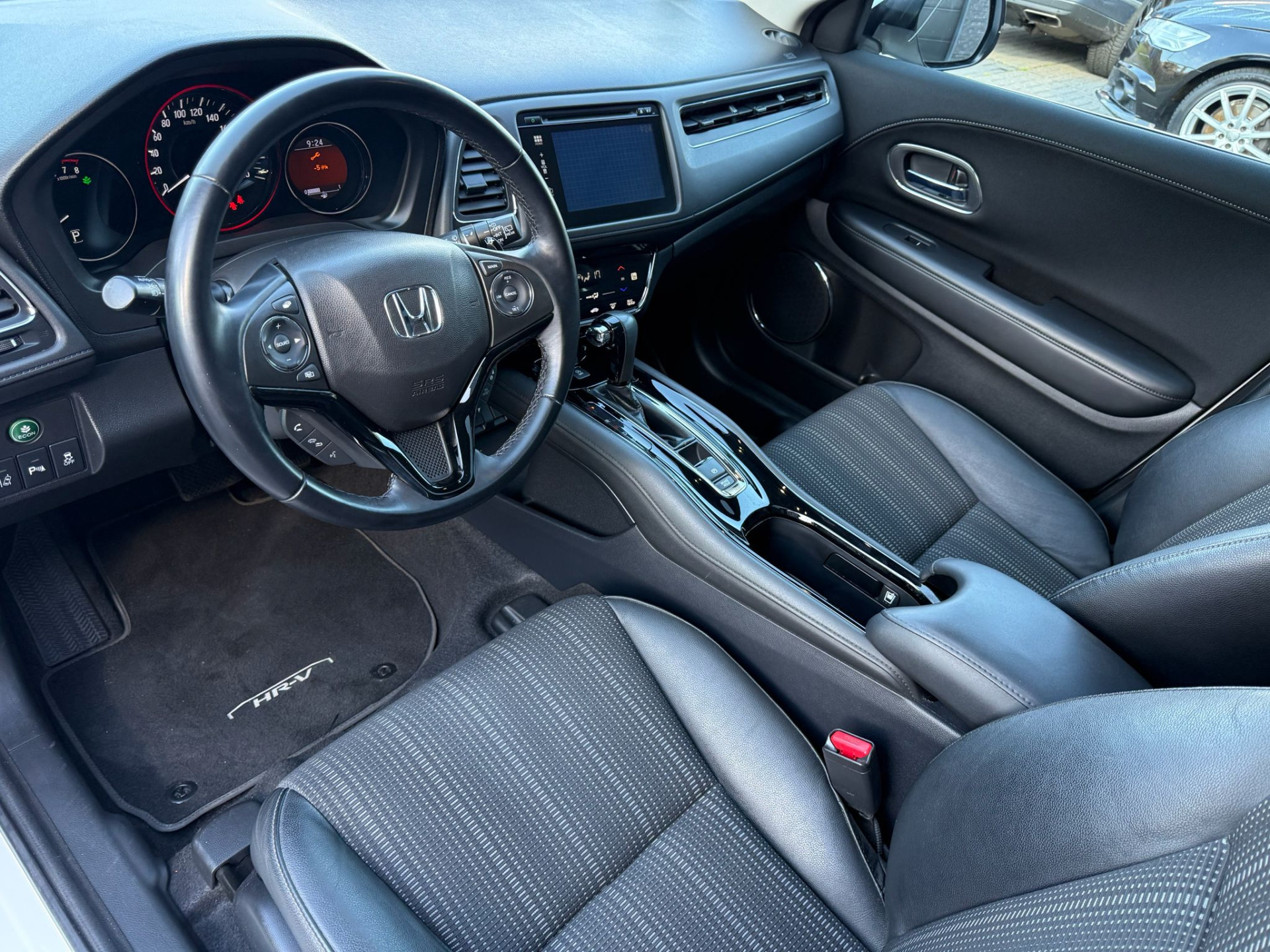 Honda HR-V 1.5 i-VTEC Executive | 1E EIGENAAR | 3/6/12MND GARANTIE | AUTOMAAT | PANO | LED | DAB | NAVI | CRUISE |