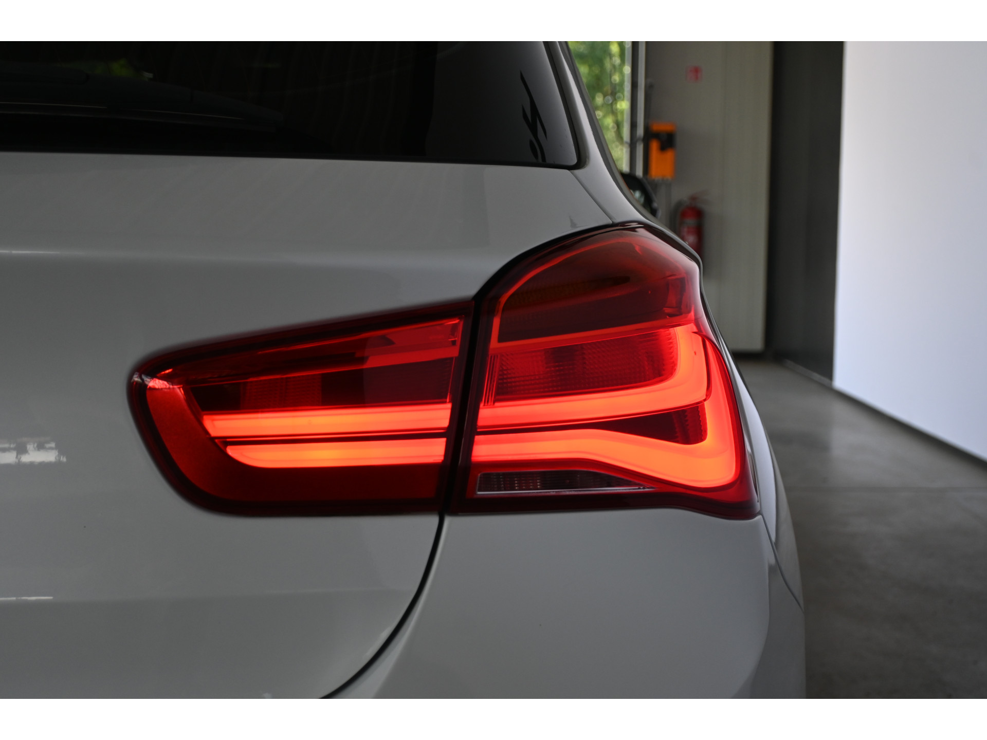BMW 1-serie 116i Sport Cima Navigatie Pdc Cruise Control LED Stoelverwarming Inruil Mogelijk!