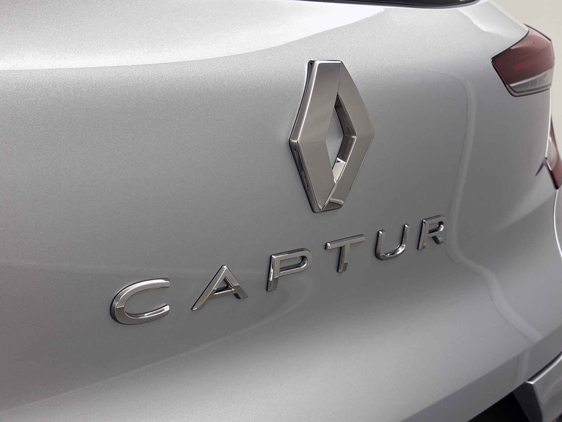 Renault Captur 1.3 TCe 140PK Zen | DEALER ONDERHOUDEN | CLIMAT CONTROL | CARPLAY | PARK. SENSOREN | LM VELGEN
