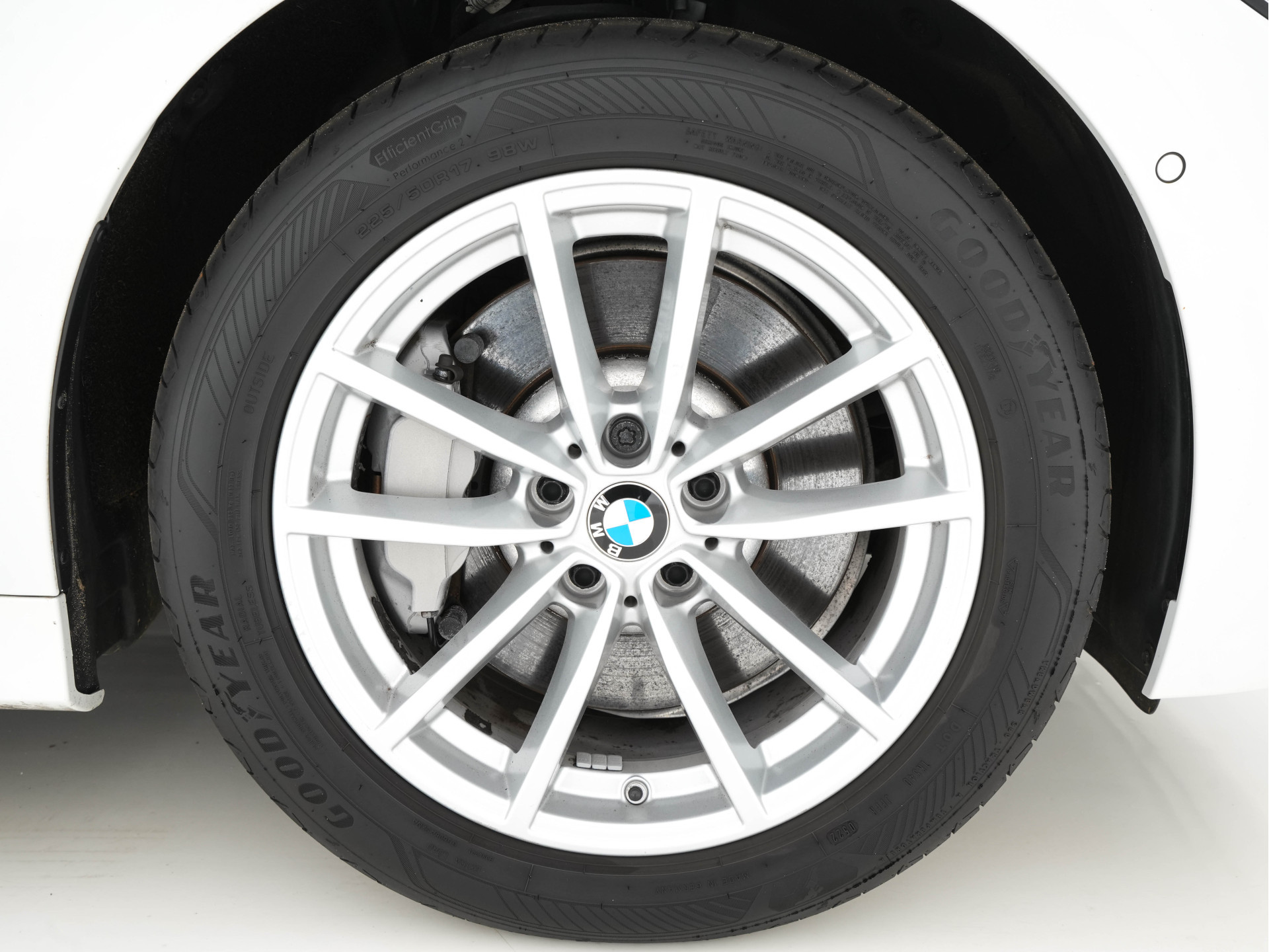 BMW 3-serie Touring 330e Plug-In (INCL-BTW) *LUXURY-LEATHER | NAVI-FULLMAP |  DIGI-COCKPIT | FULL-LED | DAB | ECC | PDC | ADAPTIVE-CRUISE | HEATED-SPORSEATS | KEYLESS | PRIVACY-GLASS | KEYLESS | CARPLAY | TOWBAR | 17"ALU*