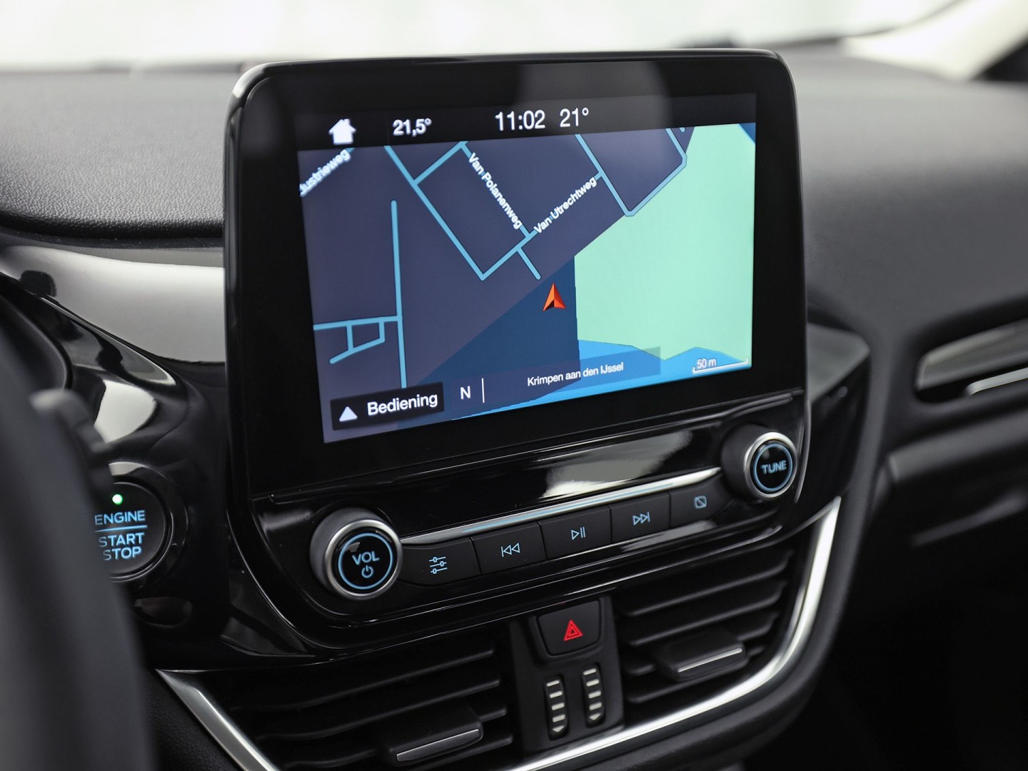 Ford Fiesta 1.0 EcoBoost Titanium Sport (APPLE CARPLAY, GROOT NAVI, CLIMATE, CAMERA, SPORTSTOELEN, ADAPTIVE CRUISE, KEYLESS, PARKEERSENSOREN, NIEUWSTAAT)