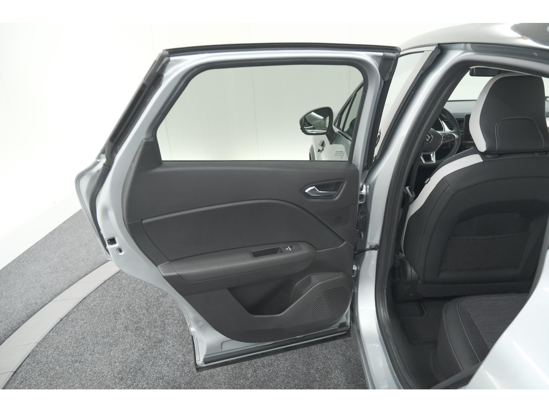 Renault Captur TCe 90 Intens | Trekhaak | Camera | Navigatie | Parkeersensoren | Apple Carplay