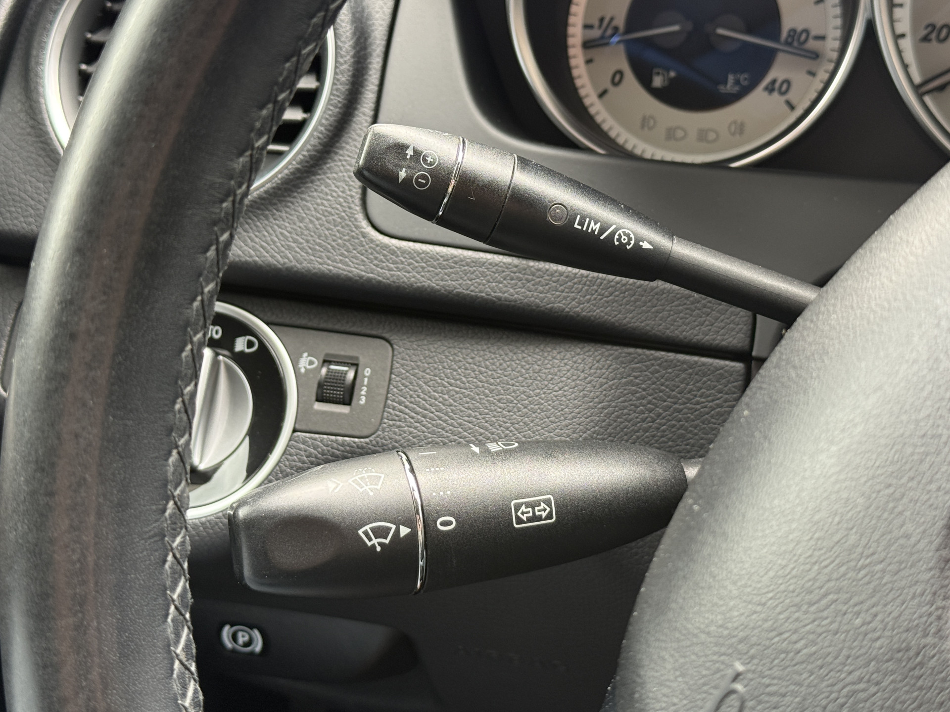 Mercedes-Benz C-klasse 200 Business Class 125! Elegance | Origineel NL | PDC V+A | Navi | BT