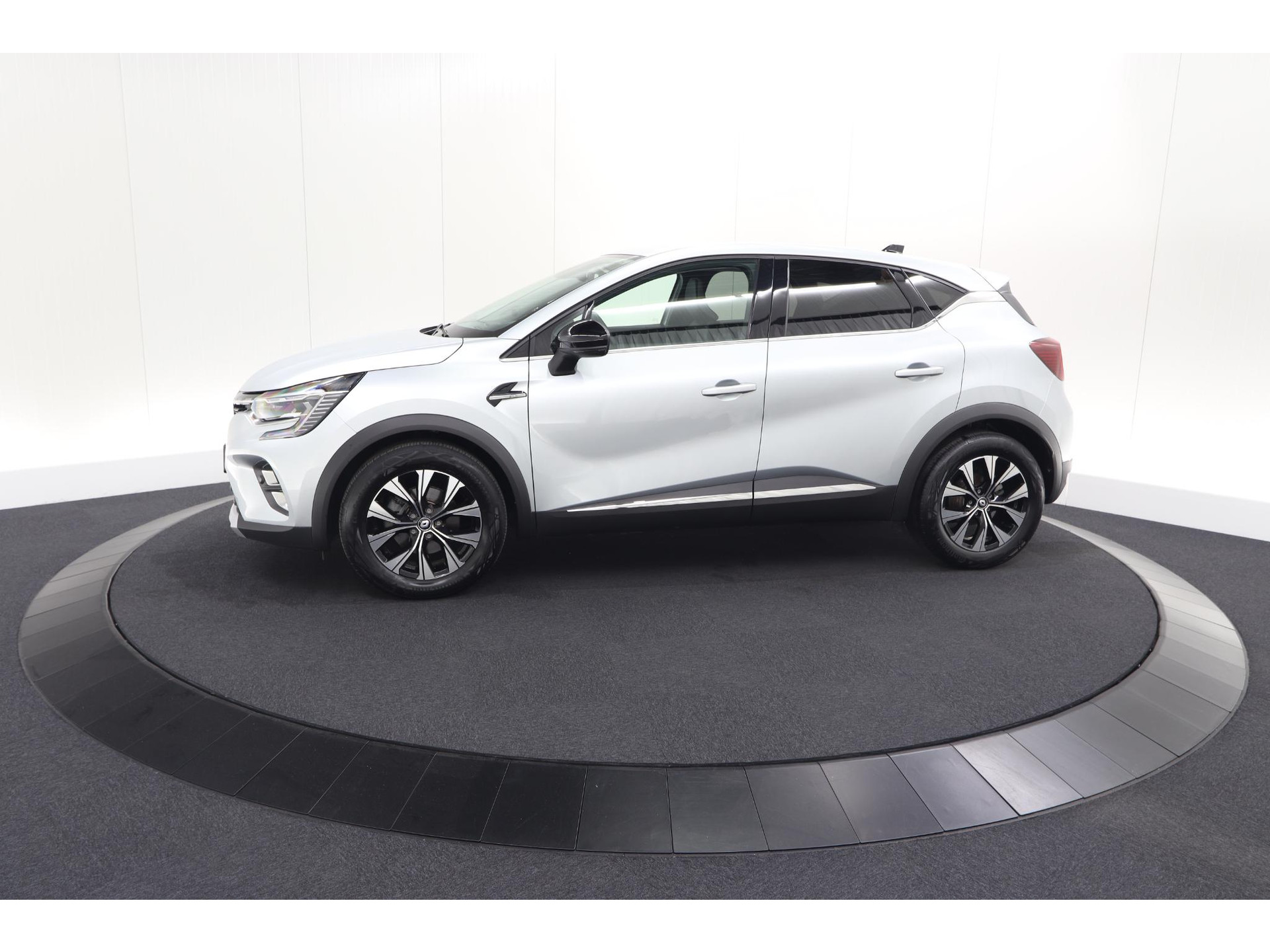 Renault Captur 1.6 E-Tech full hybrid 145 techno | Camera | Parkeersensoren | Climate control | Keyless