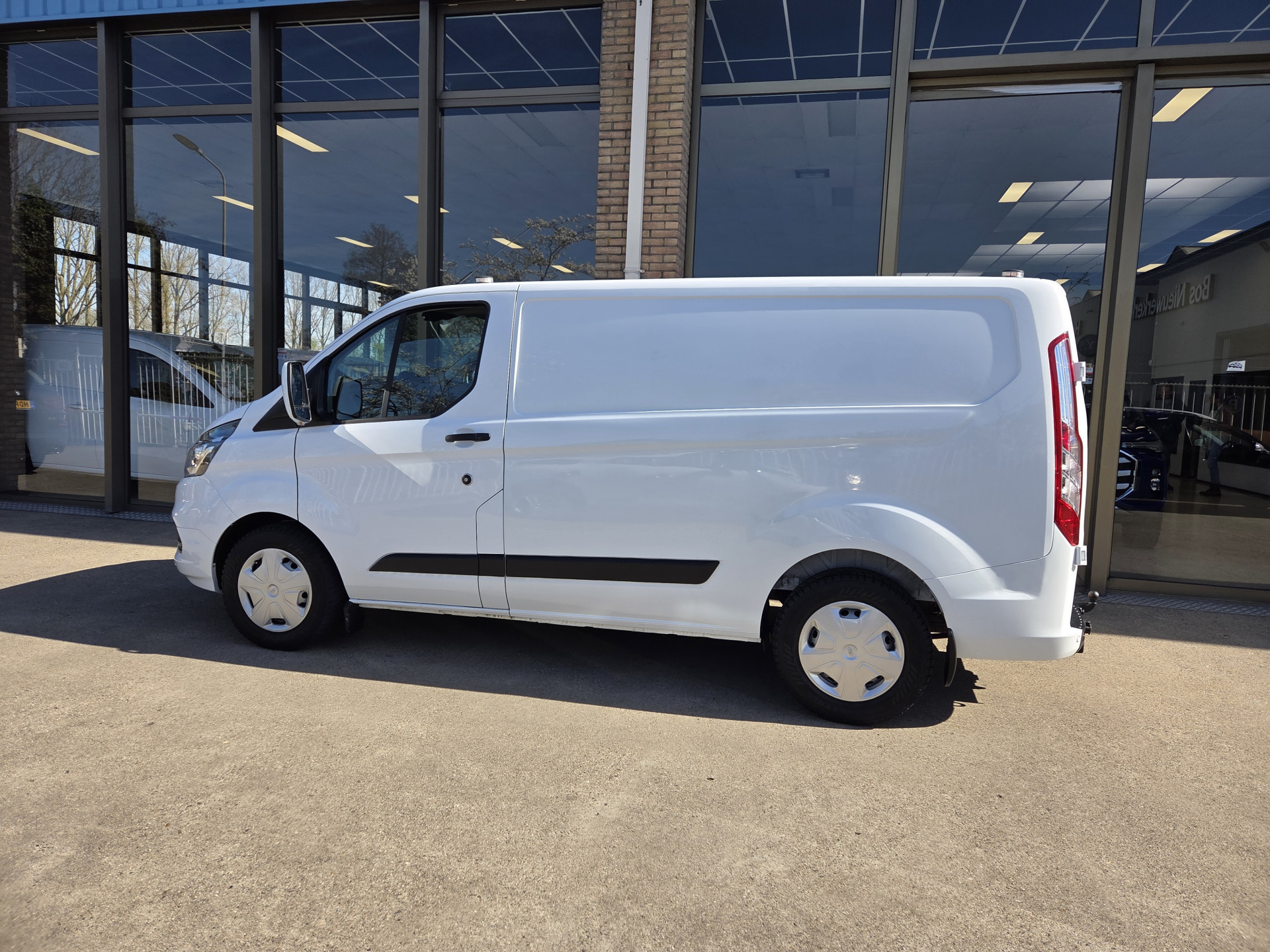 Ford Transit Custom 2.0 TDCI Automaat  Trend Airco Cruisecontrol Navi Trekhaak Verwarmde stoel