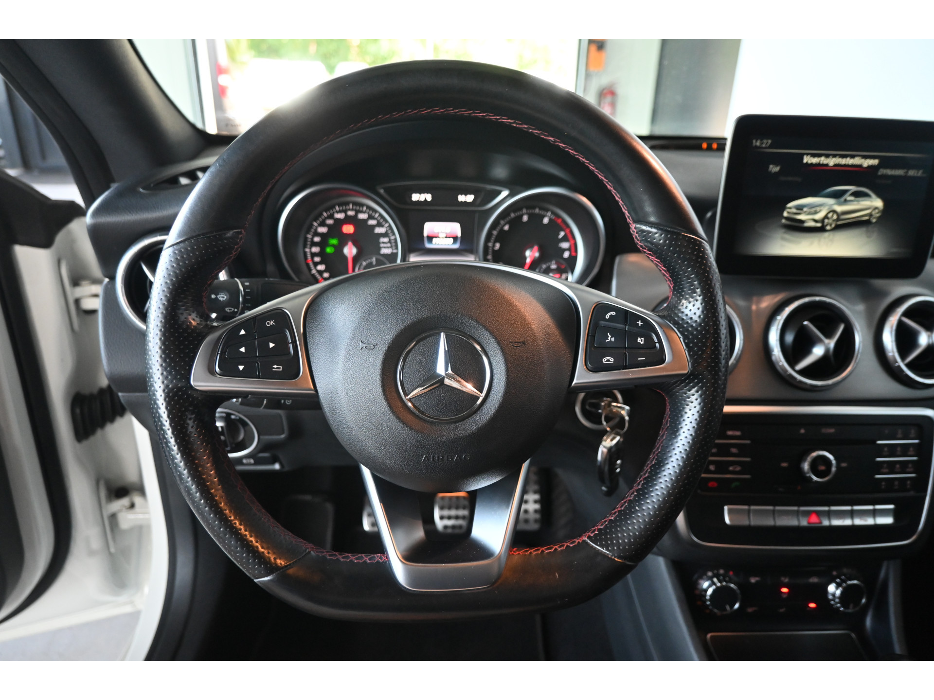 Mercedes-Benz CLA-klasse 180 AMG Night Edition Plus Clima Cruise Xenon LED Navigatie Inruil mogelijk