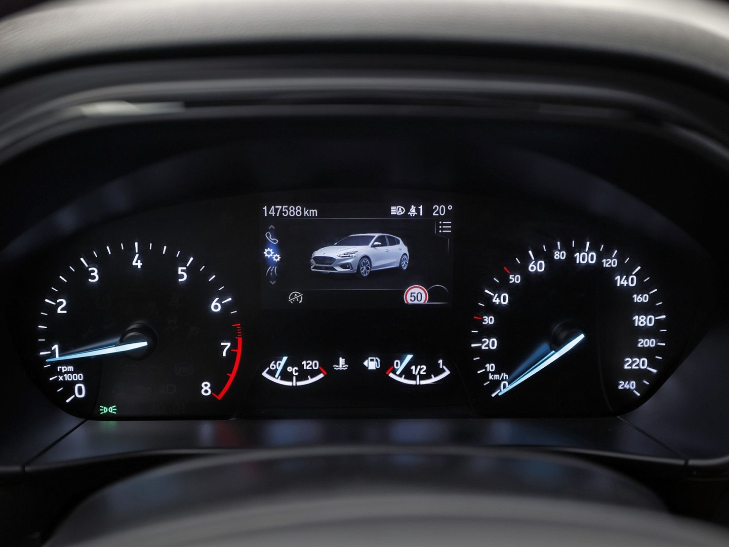 Ford Focus 1.0 EcoBoost ST Line 125Pk (PANORAMADAK, APPLE CARPLAY, GROOT NAVI, STUUR/STOELVERWARMING, BANG&OLUFSEN, TREKHAAK, SPORTSTOELEN, GETINT GLAS, ADAPTIVE CRUISE, LED KOPLAMPEN, NIEUWSTAAT)