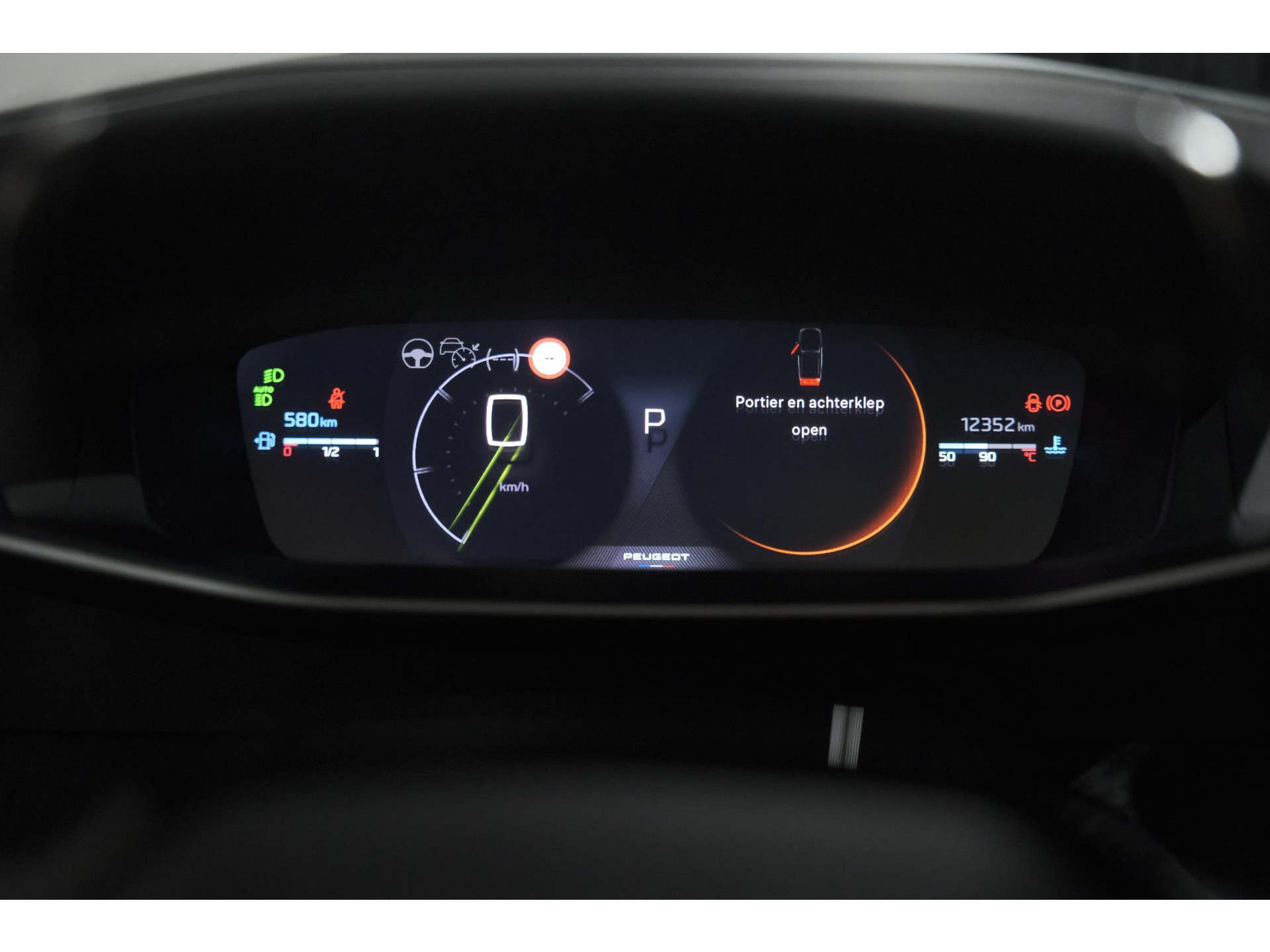 Peugeot 2008 PureTech 130 EAT8 GT | 360 Camera | Adaptieve Cruise Control | Dodehoekdetectie | Apple Carplay