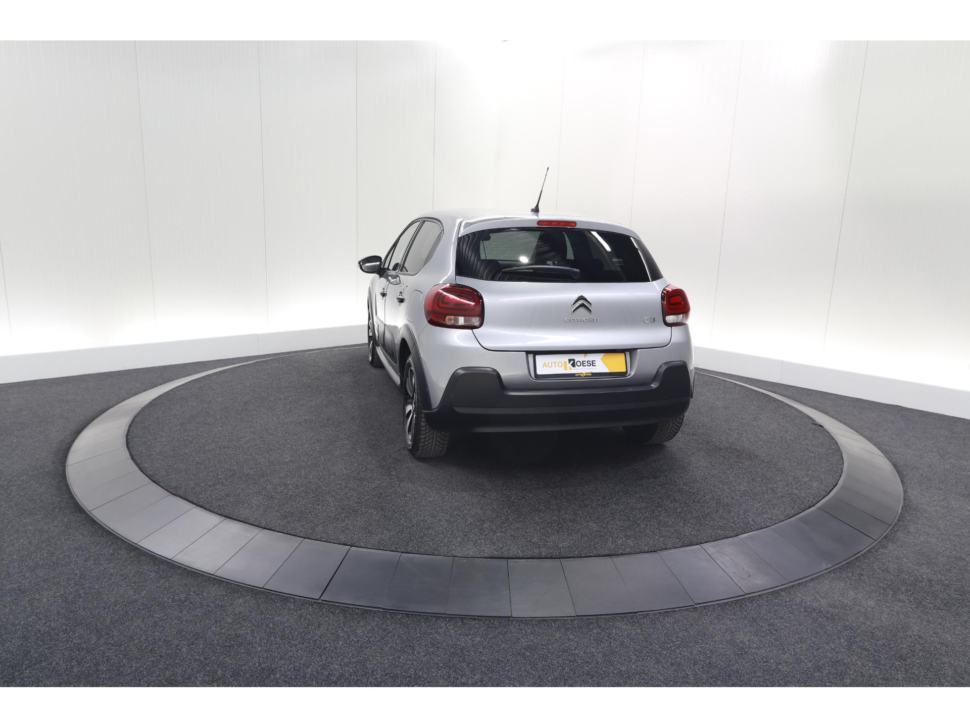 Citroen C3 PureTech 110 EAT6 Max | Camera | Parkeersensoren | Navigatie | Apple Carplay
