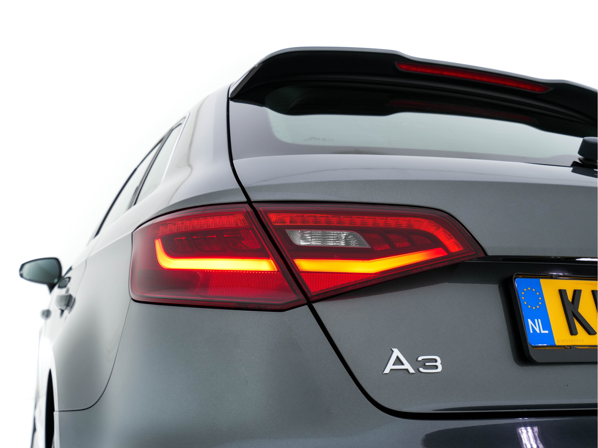 Audi A3 Sportback 1.4 e-tron Plug-In Pro Line plus Aut. *LEATHER-FABRIC | FULL-LED | NAVI-FULLMAP | KEYLESS | SPORT-SEATS | AUDI-SOUND | TOWBAR | 17''ALU*