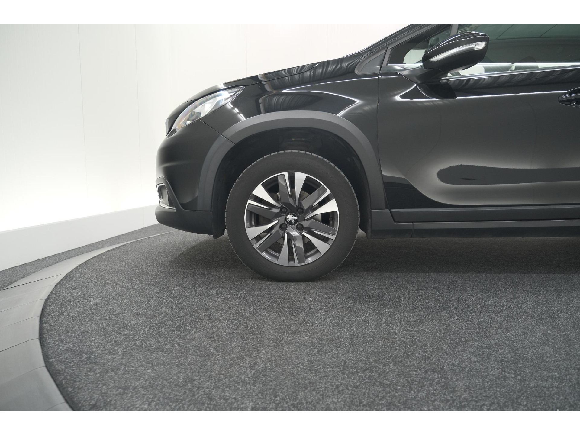 Peugeot 2008 PureTech 110 Allure | Panoramadak | Navigatie | Camera | Parkeersensoren