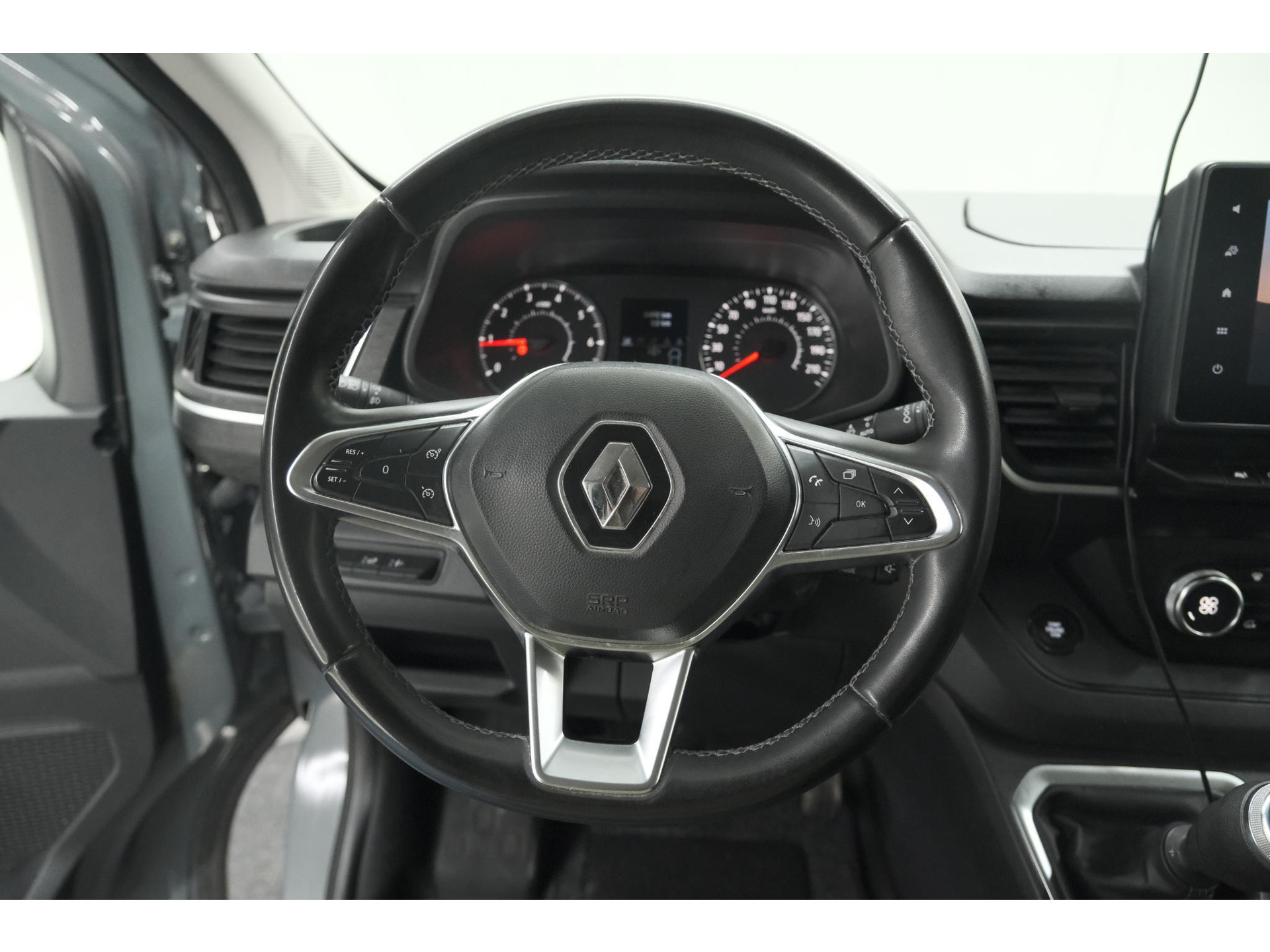 Renault Trafic 2.0 dCi 110 T30 L2H1 Work Edition | Trekhaak | Camera | Navigatie | Sidebars | Betimmering Laadruimte