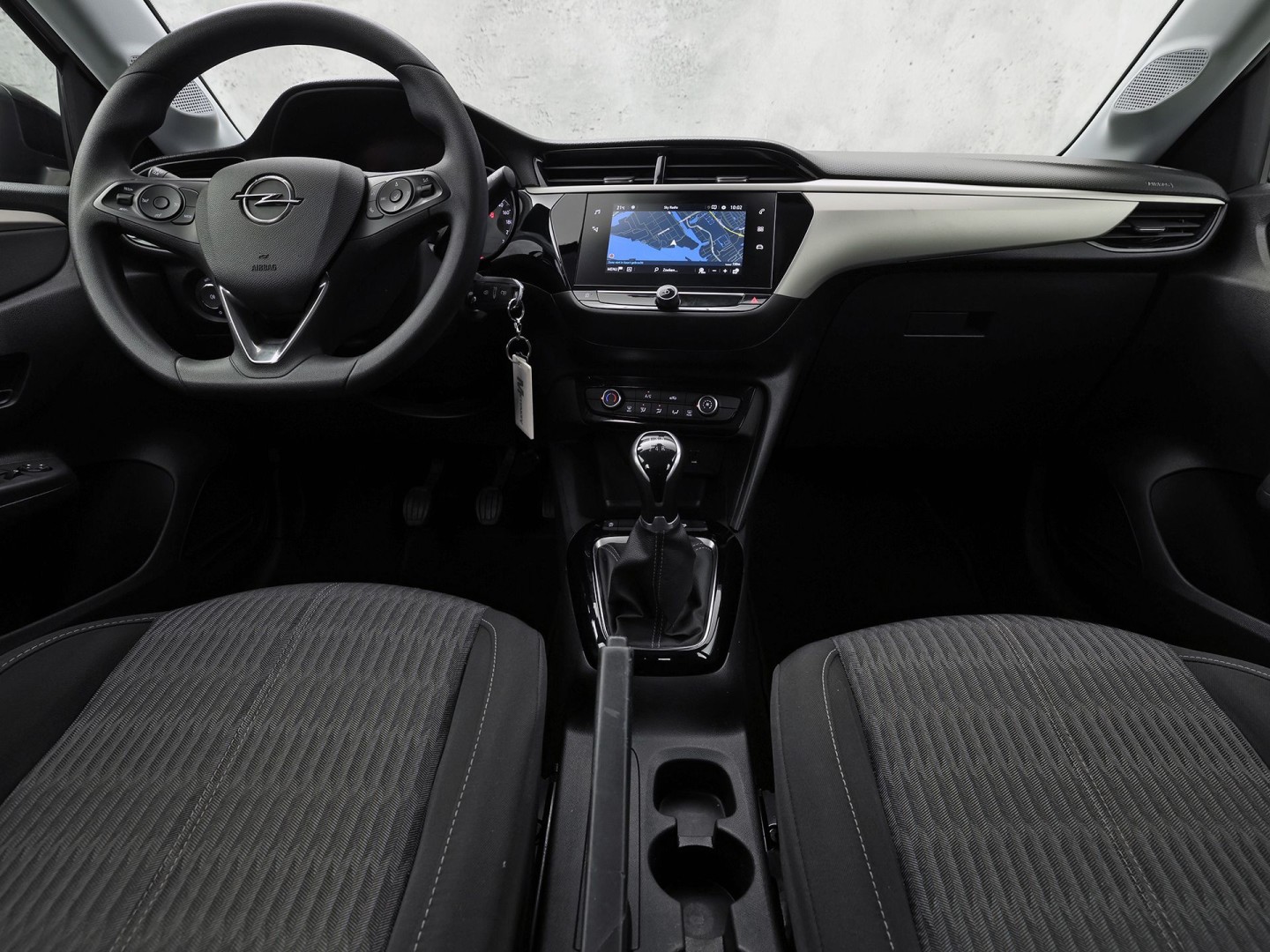 Opel Corsa 1.2 Sport (APPLE CARPLAY, GROOT NAVI, 360 CAMERA, SPORTSTOELEN, LM VELGEN, CRUISE, NIEUWSTAAT)