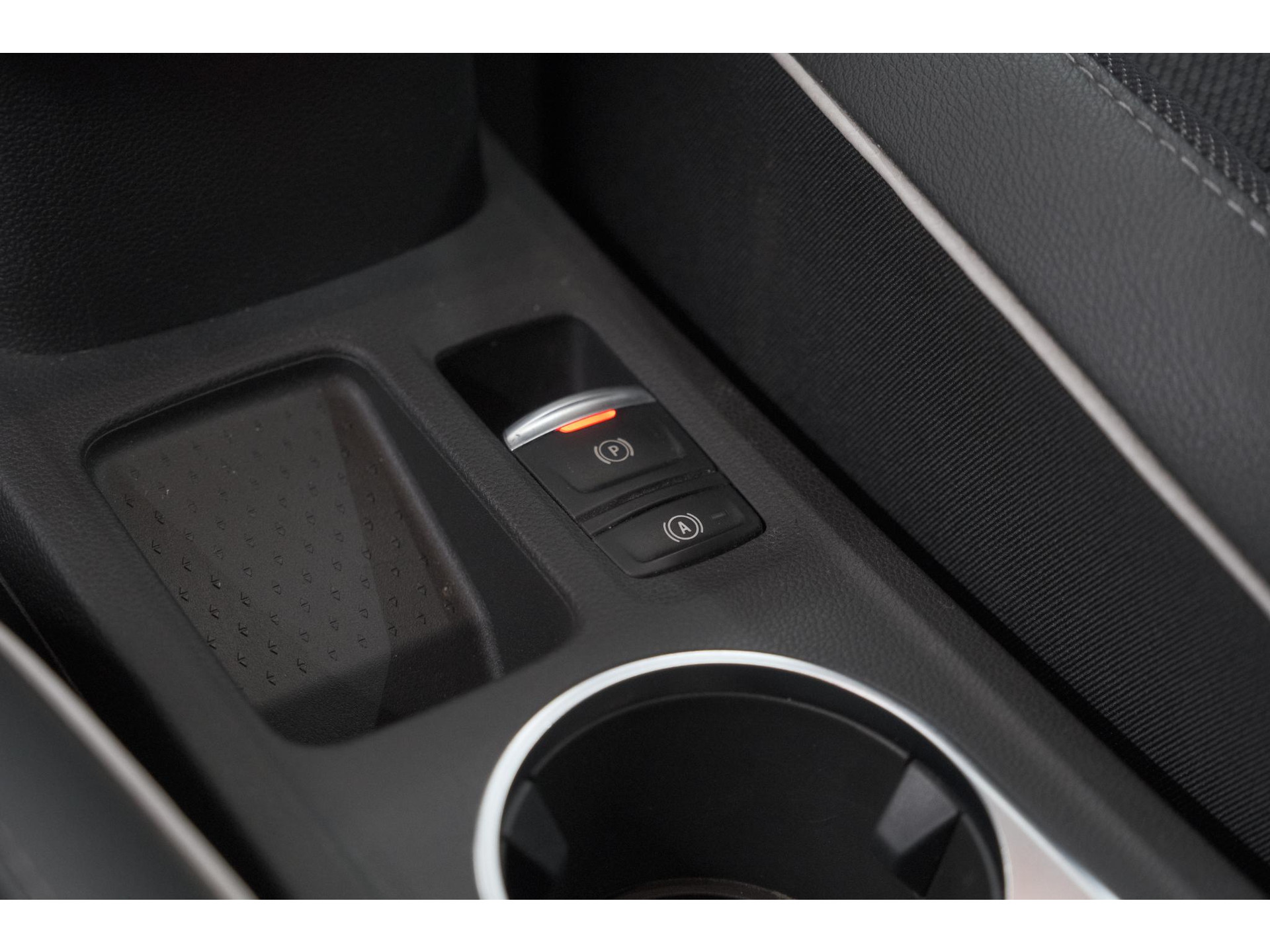 Renault Captur 1.6 E-Tech full hybrid 145 techno | Camera | Parkeersensoren | Climate control | Keyless