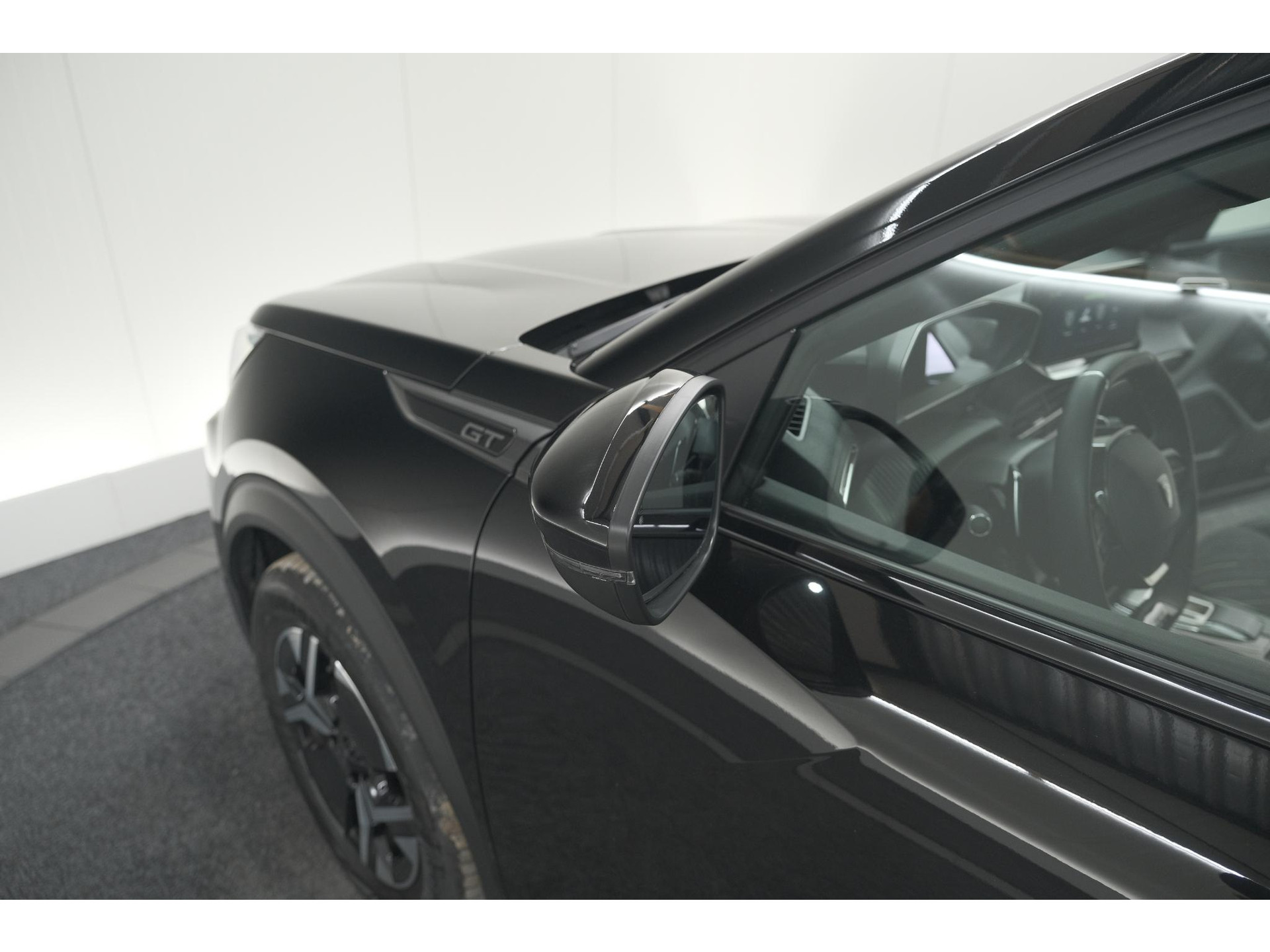 Peugeot 2008 PureTech 130 EAT8 GT | 360 Camera | Adaptieve Cruise Control | Stoelmassage | Apple Carplay
