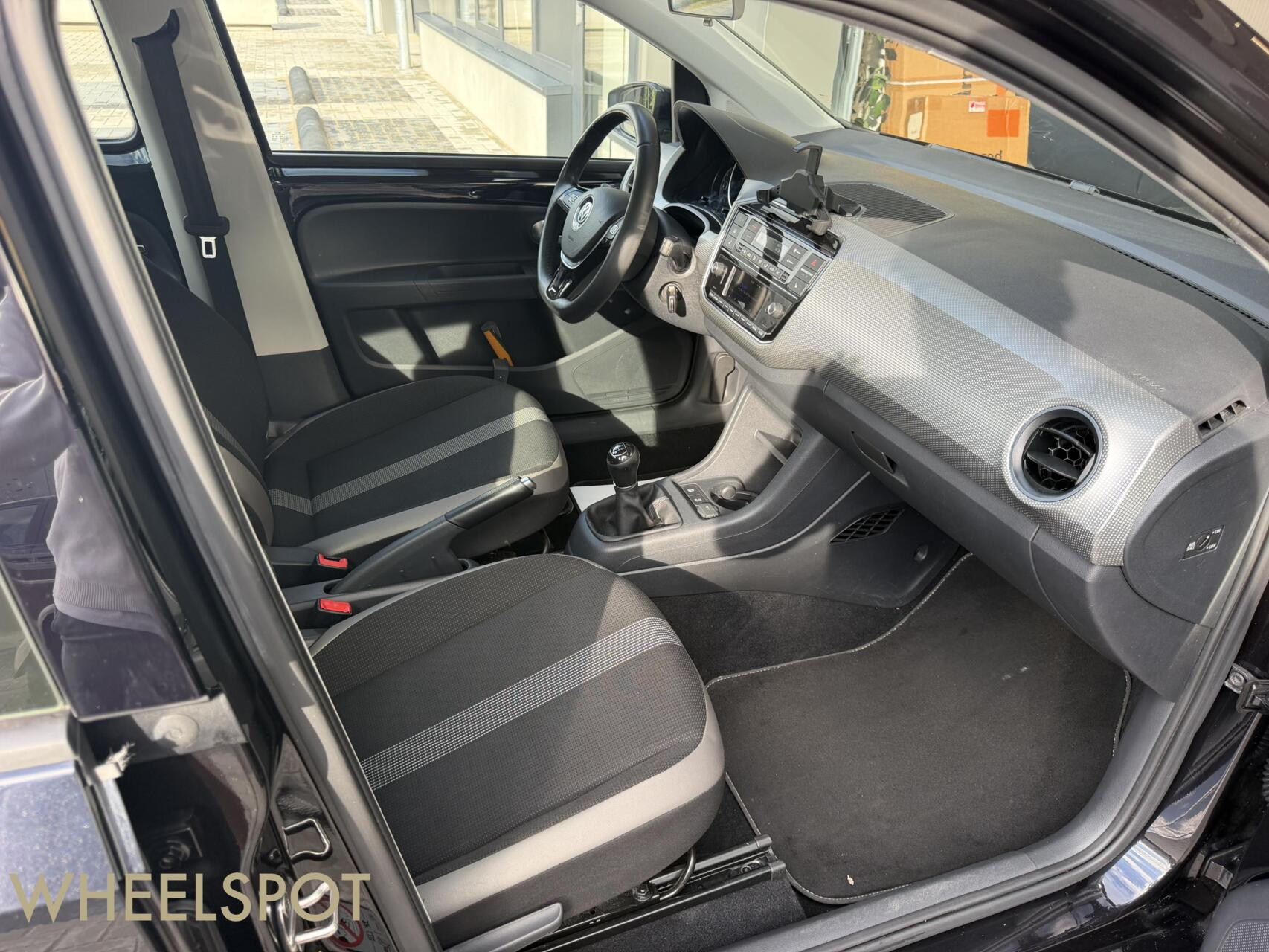 Volkswagen Up! 1.0 BMT high up!|Cruise|Camera|Clima|Stoelver