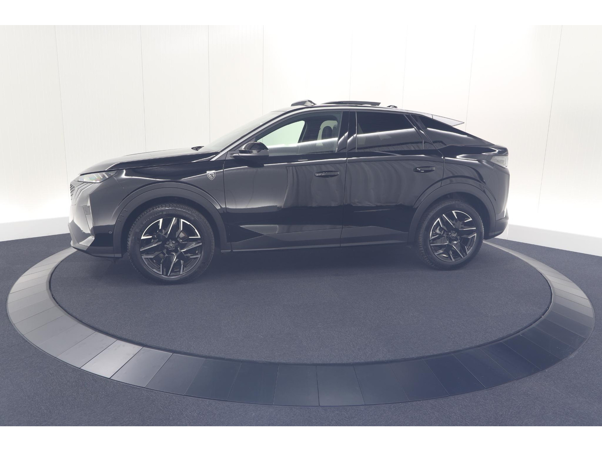 Peugeot 3008 1.2 Hybrid 136 GT | Panoramadak | 360 Camera | Stoelverwarming | Elektrische Kofferklep | Allseason Banden