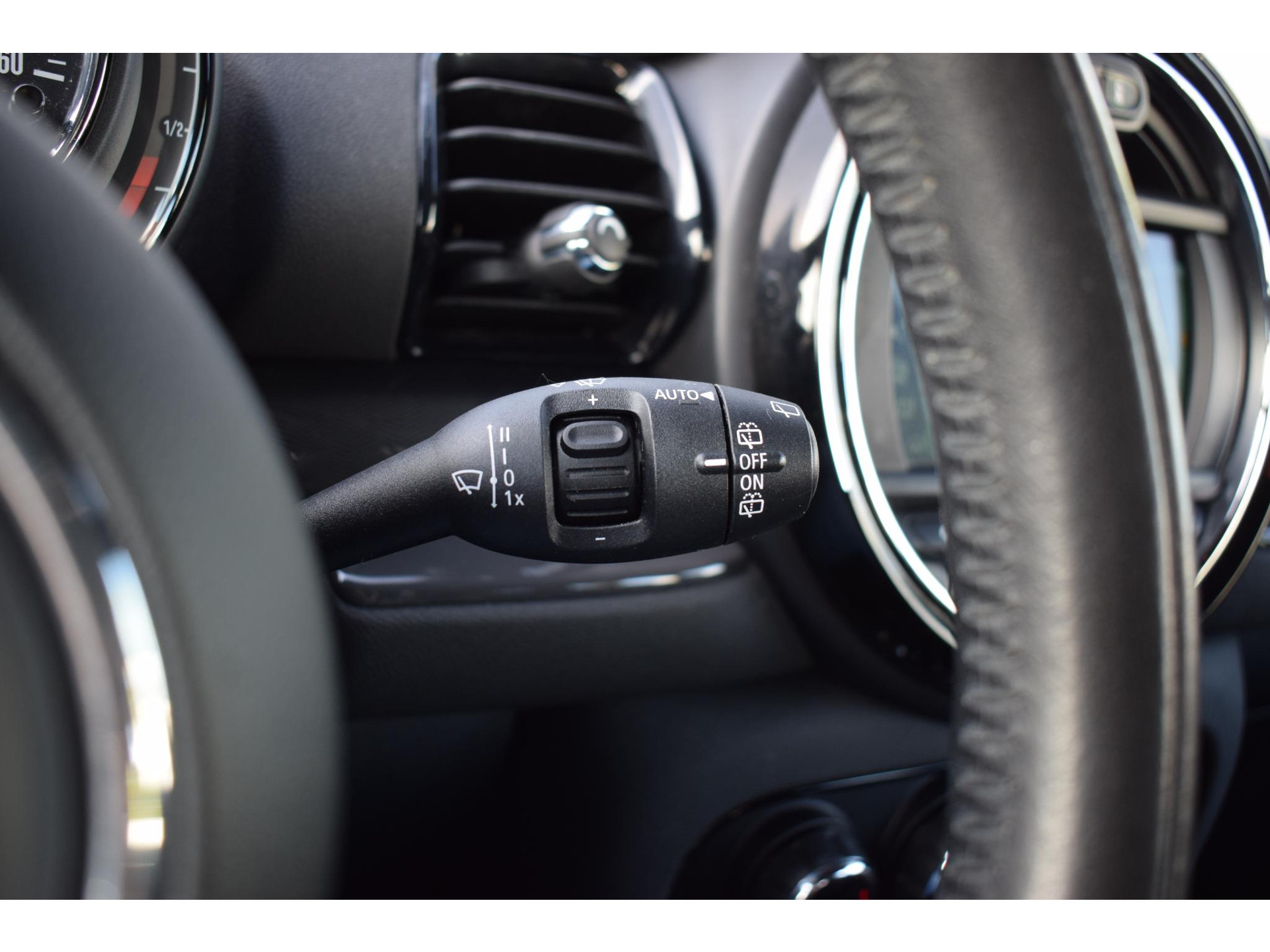 MINI Clubman 1.5 One Salt Business | Apple CarPlay | Stoelverw. | Cruise | Climate