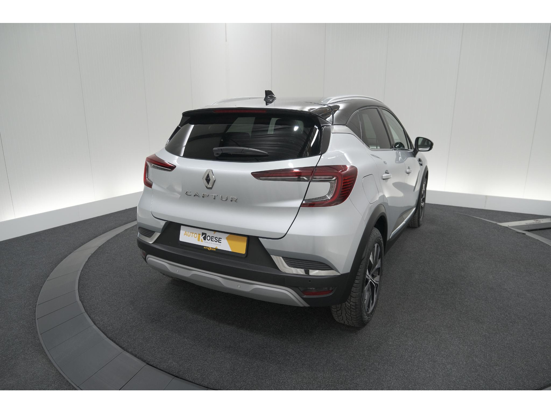 Renault Captur Mild Hybrid 140 EDC Techno | Camera | 9.3 Inch Scherm | Apple Carplay | Parkeersensoren | Allseason Banden | Stoelverwarming