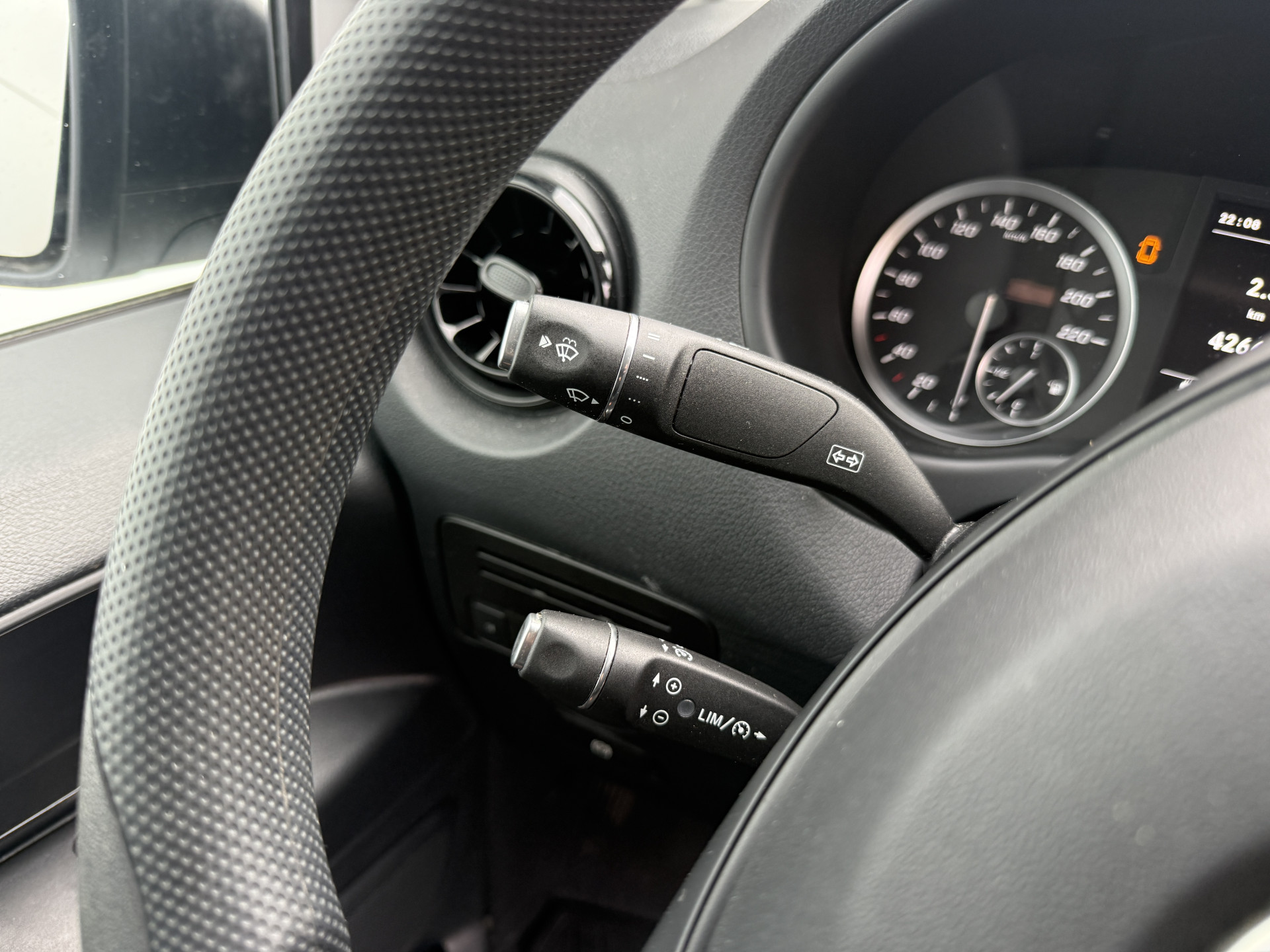 Mercedes-Benz Vito 114 1.9 CDI Automaat L2H1 Achterklep Climate Control Cruise Control Trekhaak Carplay Camera