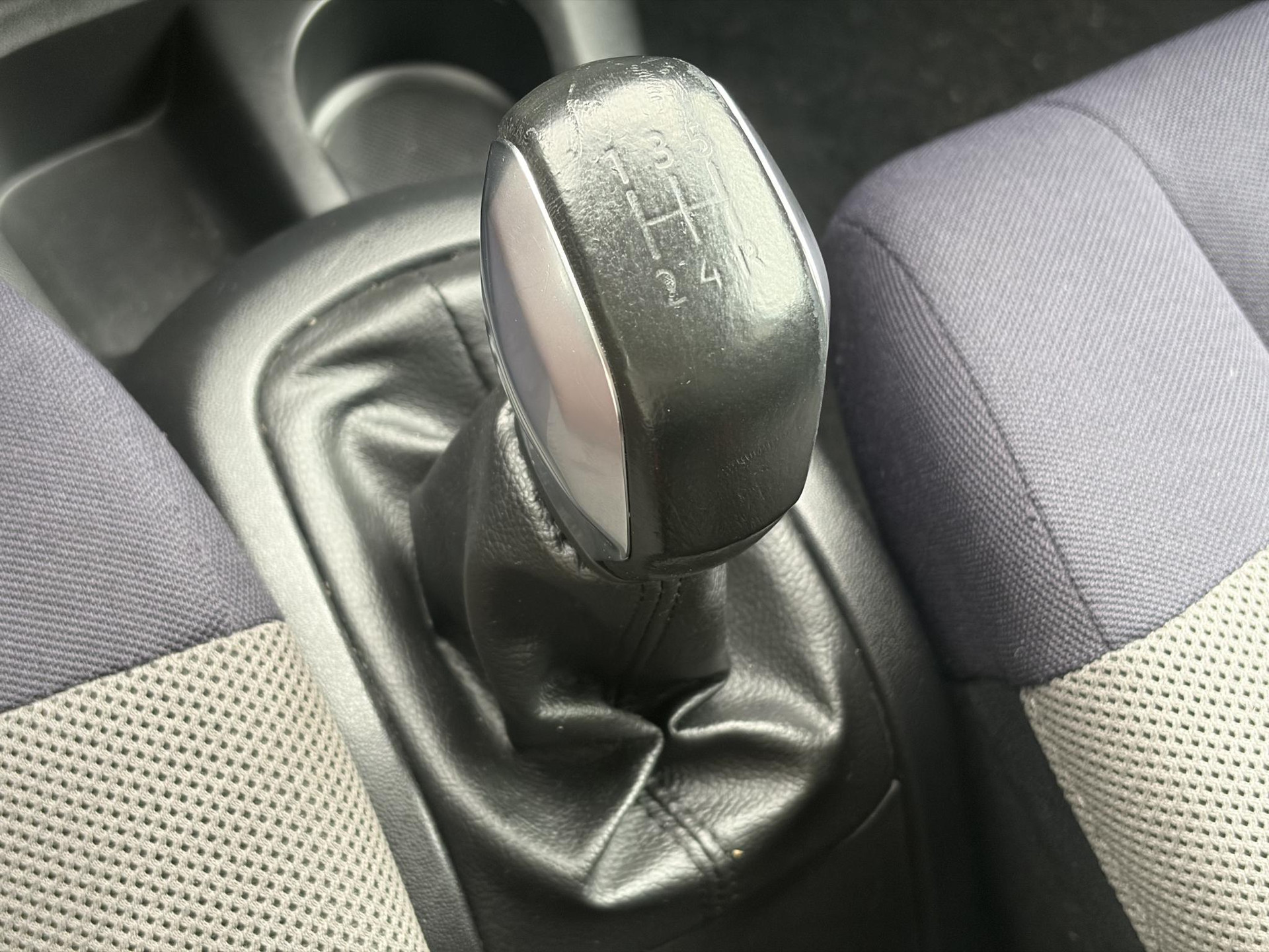 Citroen C4 Cactus 1.2 PureTech Feel ✓D-riem vv in 12-2024✓12e Eigenaar✓Dealer Onderhouden✓Carplay✓ClimaCruise✓Lmv✓Recent beurt gehad✓N.A.P✓Apk tot 08-2027
