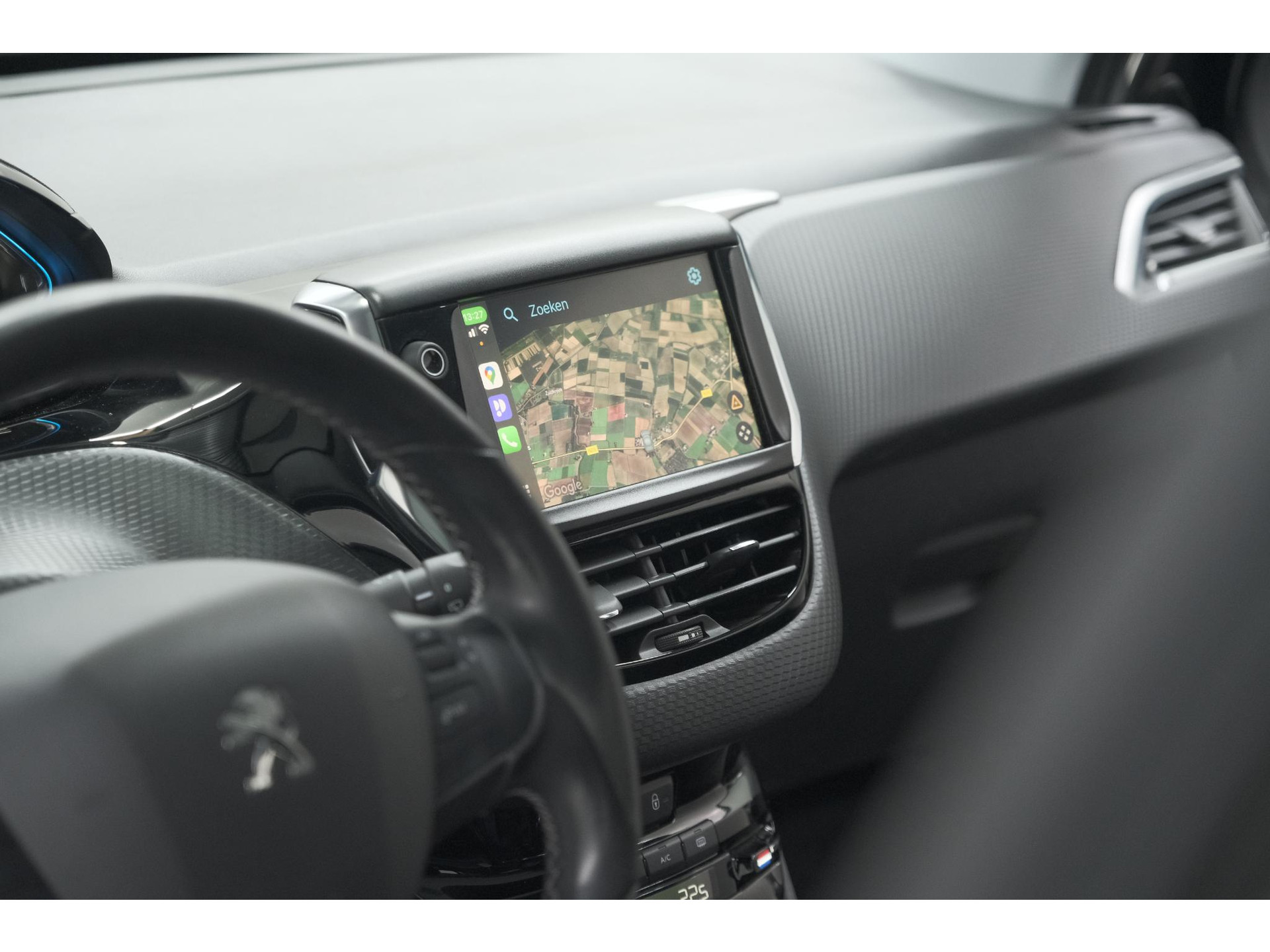 Peugeot 2008 PureTech 110 Allure | Panoramadak | Navigatie | Camera | Parkeersensoren