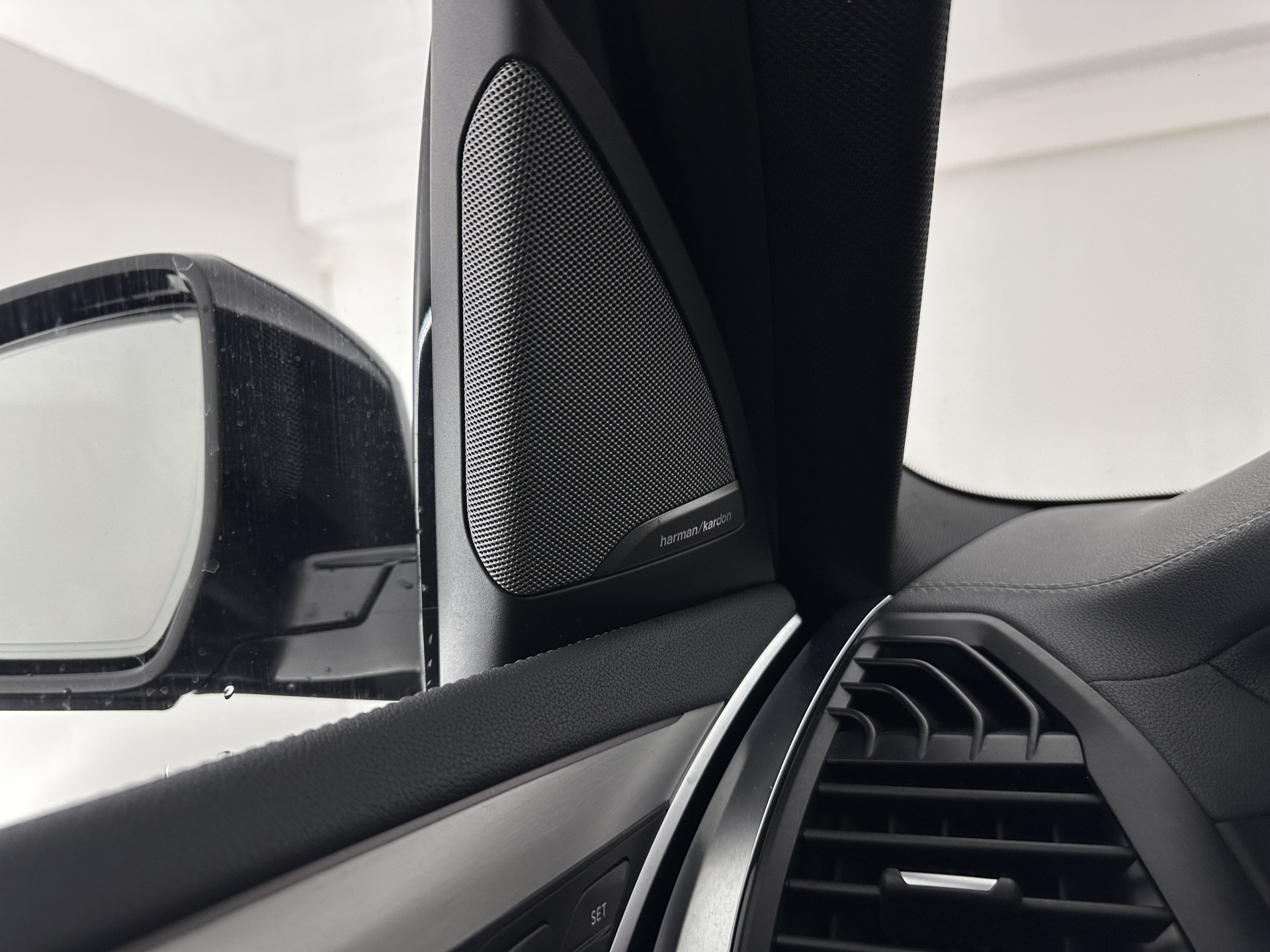 BMW iX3 High Executive 80 kWh [ 3-Fase-11kW ] {SOH-96%} (INCL-BTW) Aut. *PANO | LEATHER | HARMAN/KARDON | FULL-LED | BLINDSPOT | MEMORY-PACK | DIGI-COCKPIT | HEATED-SPORTSEATS | KEYLESS | TOPVIEW | DAB+ | NAVI-FULLMAP | HEAD-UP | PRIVACY-GLASS |