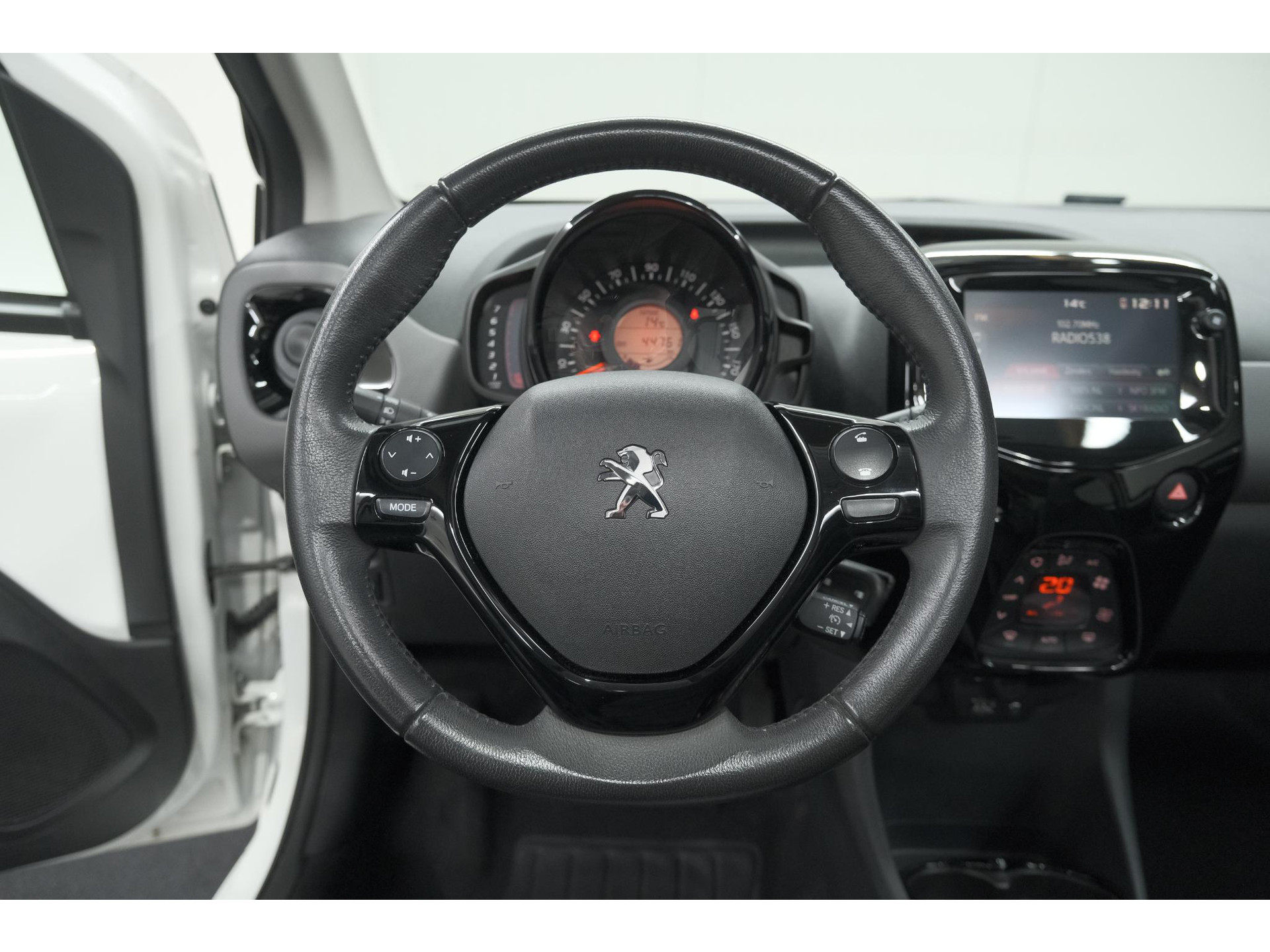 Peugeot 108 1.0 e-VTi Allure TOP! | Elektrisch Vouwdak | Camera | Navigatie | Climate Control