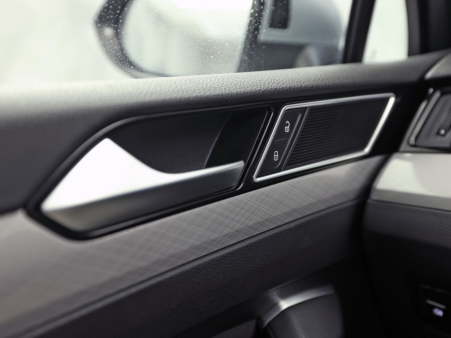 Volkswagen Passat Variant 1.4 TSI PHEV GTE 218Pk Automaat (APPLE CARPLAY, SOH 88,9%, GROOT NAVI, CAMERA, TREKHAAK, KEYLESS, SPORTSTOELEN, STOELVERWARMING, GETINT GLAS, NIEUWSTAAT)