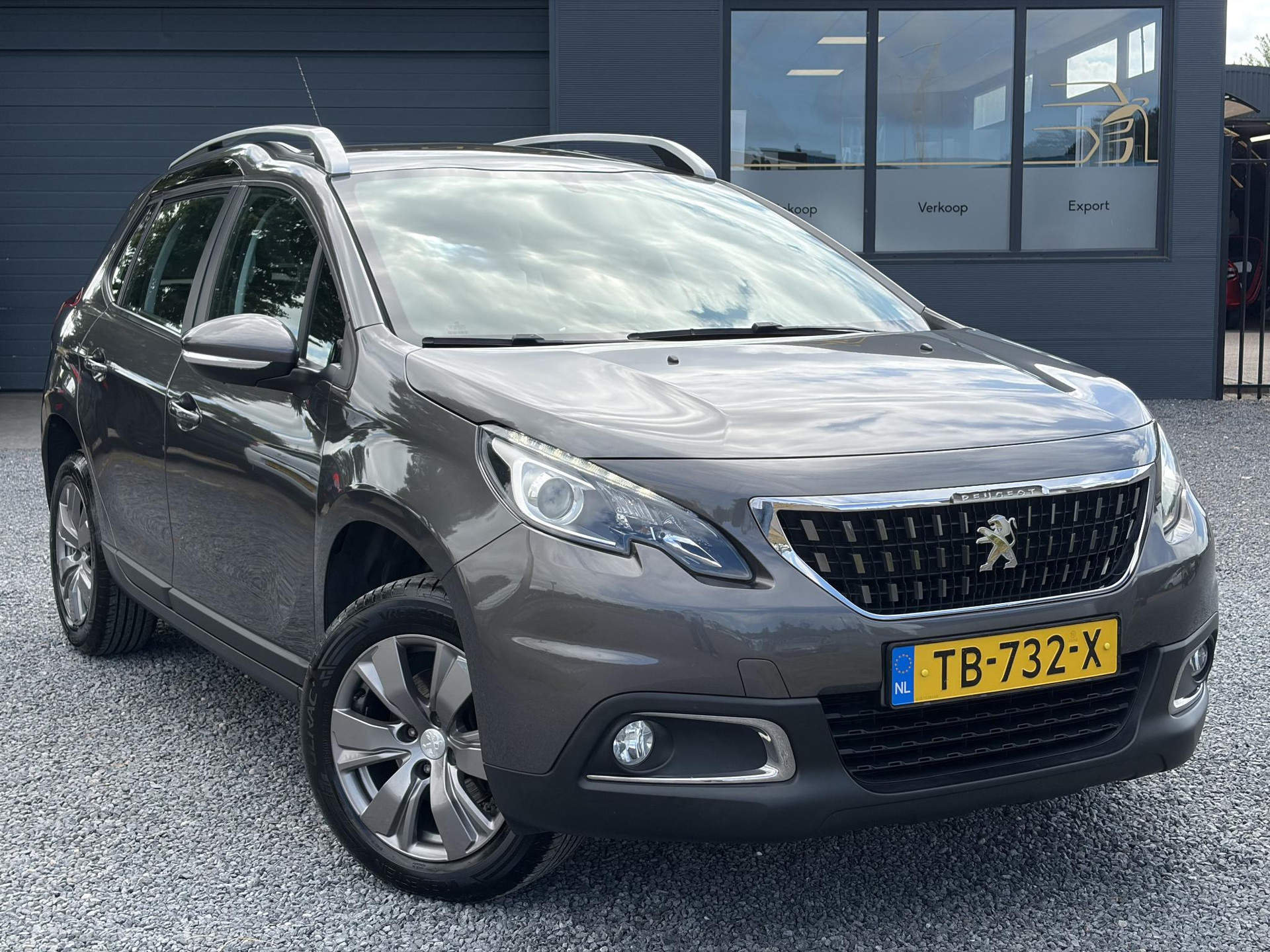 Peugeot 2008 1.2 PureTech Blue Lion D-riem vv in 2024 l Pano l Navi l 110pk l Trekhaak l Carplay l Airco l Cruise l Pdc l Recent beurt gehad l N.A.P l Apk tot 01-2027
