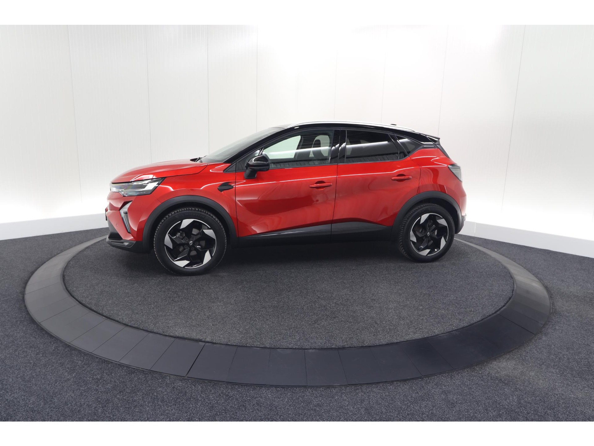 Renault Captur TCe 90 techno | Nieuw Model | Camera | Harman Kardon | Apple Carplay | Parkeersensoren | 18 Inch Lichtmetalen Velgen