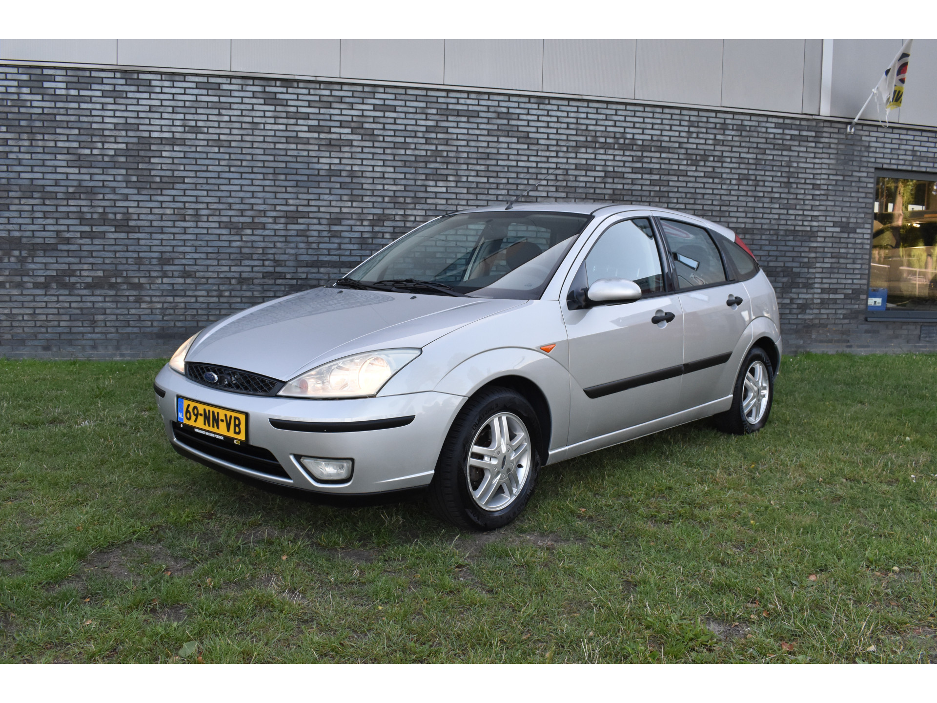 Ford Focus 1.6-16V Trend Automaat storing Airco 5-deurs 1e eigenaar Pdc Trekhaak lees goed!!! HANDELSAUTO - automaat gaat in noodloop LEES GOED