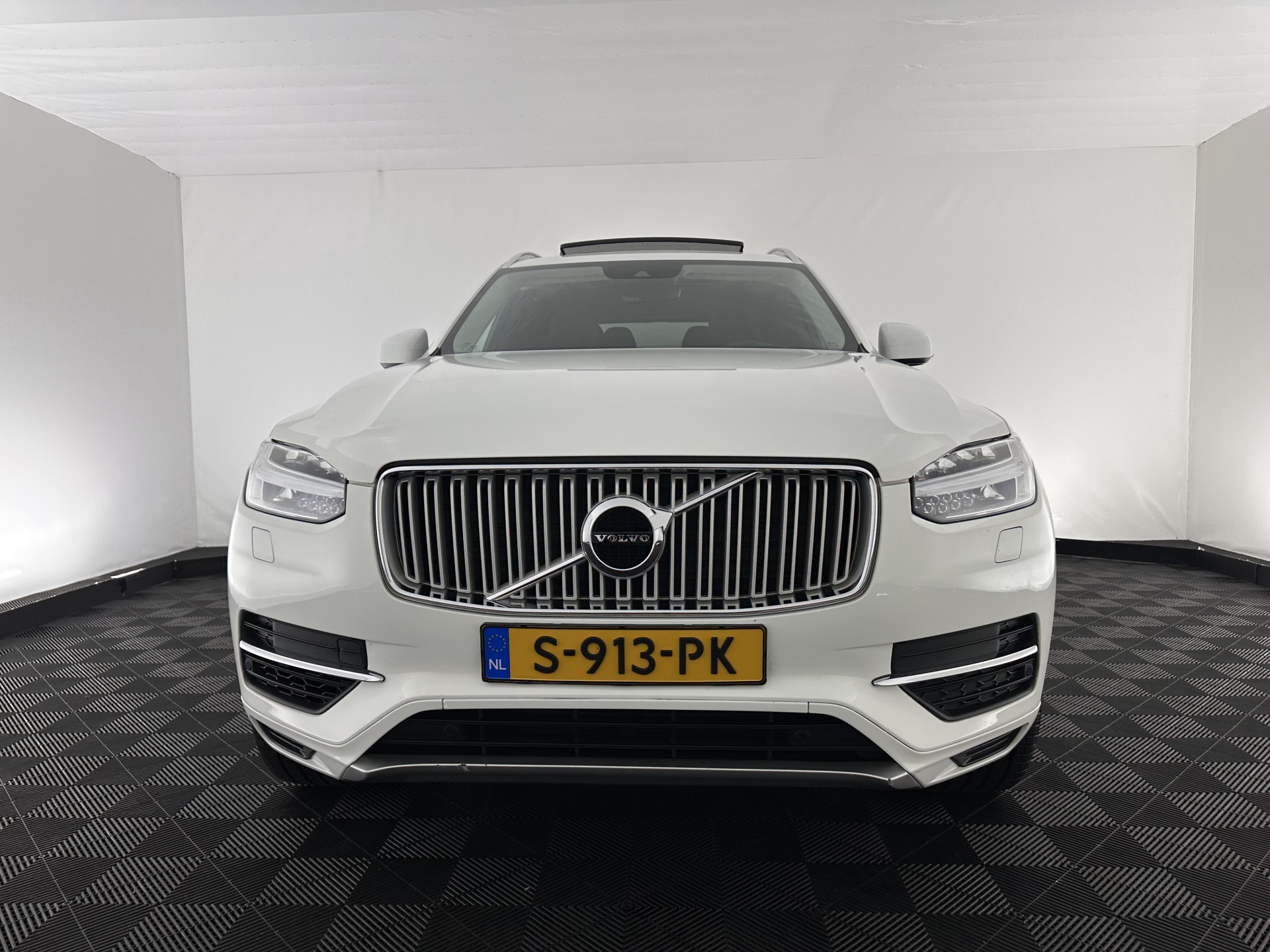 Volvo XC90 2.0 T8 Twin Engine AWD Inscription (7-Pers.) [ Plug-In ] Aut.*PANO | LEATHER | FULL-LED | MEMORY-PACK | DIGI-COCKPIT | HARMAN/KARDON | CAMERA | HEATED-SPORTSEATS | HEAD-UP | LANE-ASSIST | CARPLAY | AIRSUSPENSION | ECC | PDC | CRUISE | TOWBAR |