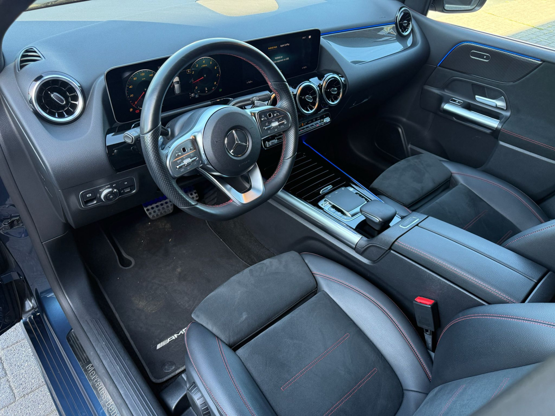 Mercedes-Benz B-klasse 180 Business Solution AMG | 3/6/12MND GARANTIE | AUTOMAAT | LED | CRUISE | CARPLAY | DAB | AIRCO | STOELVERWM. |