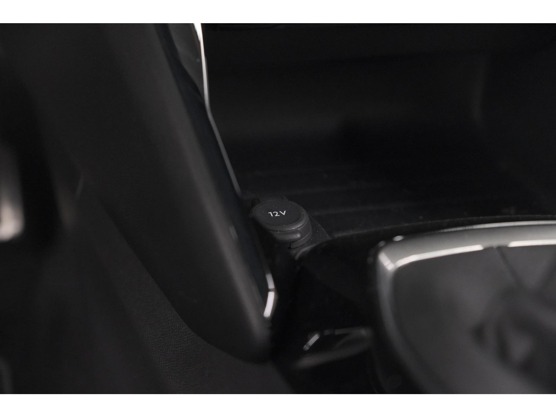 Peugeot 208 PureTech 100 GT Dark Edition | Camera | Navigatie | Apple Carplay | Parkeersensoren