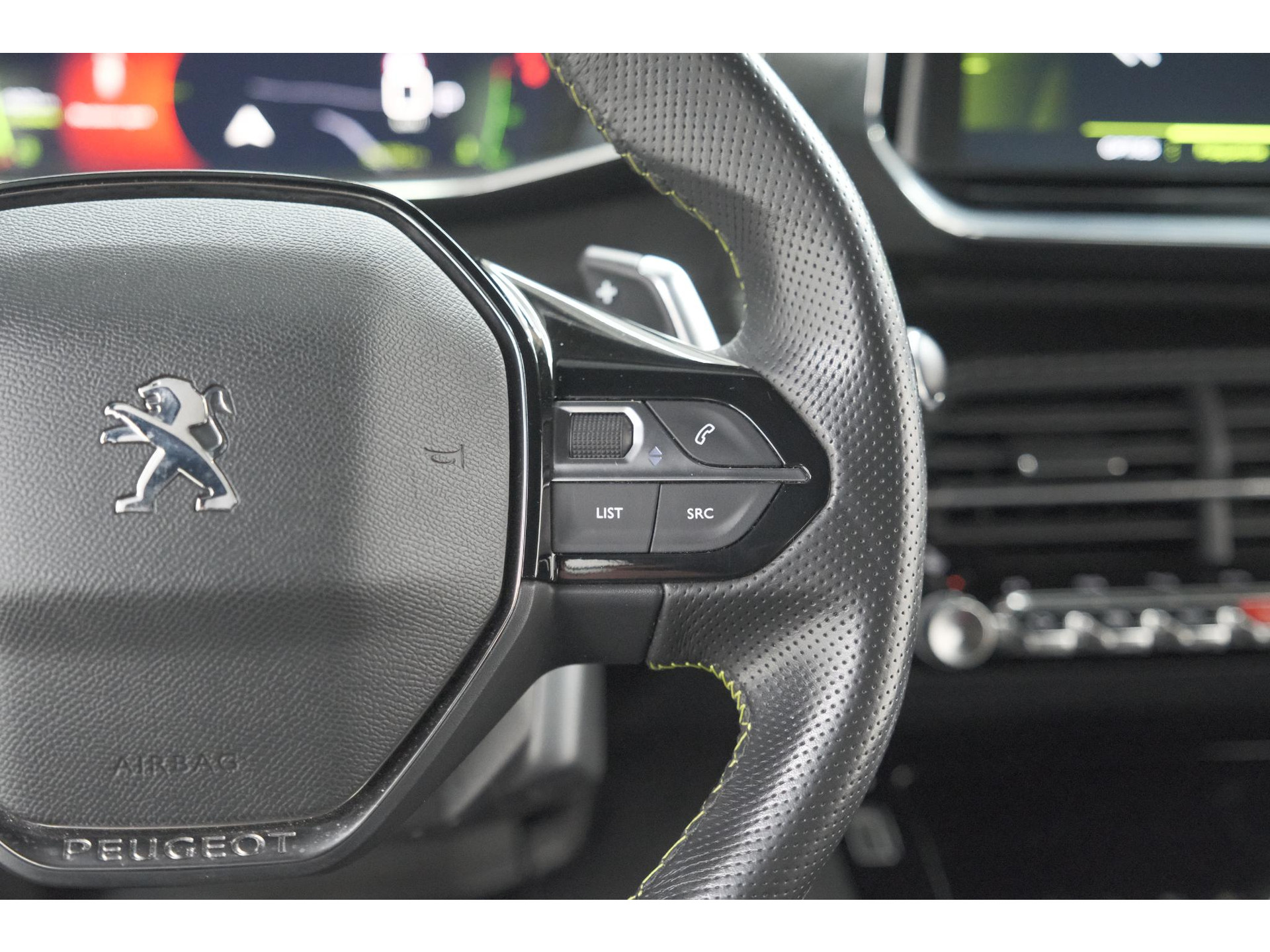 Peugeot 208 PureTech 130 EAT8 GT-Line | Camera | Adaptieve Cruise Control | Stoelverwarming | Navigatie