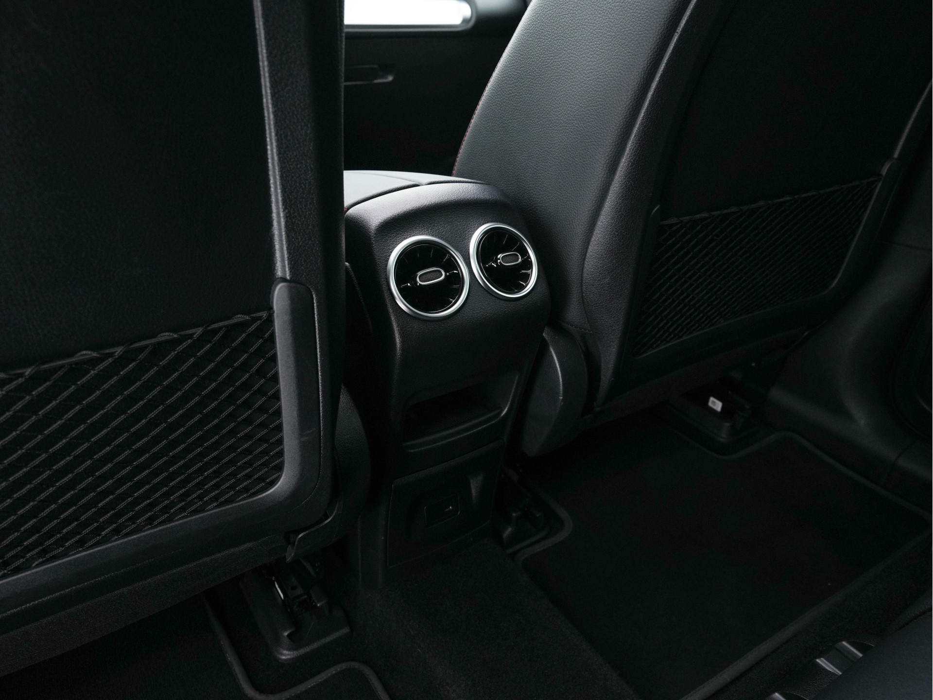 Mercedes-Benz EQB 300 4MATIC AMG-Line 67 kWh [ 3-Fase ] (INCL-BTW) *PANO | HEAD-UP | LEATHER-MICROFIBRE | MEMORY-PACK | WIDE-SCREEN-COCKPIT | FULL-LED | BLINDSPOT | AMBIENT-LIGHT | TOPVIEW | NAVI-FULLMAP | DAB+ | COMFORT/SEATS | ...