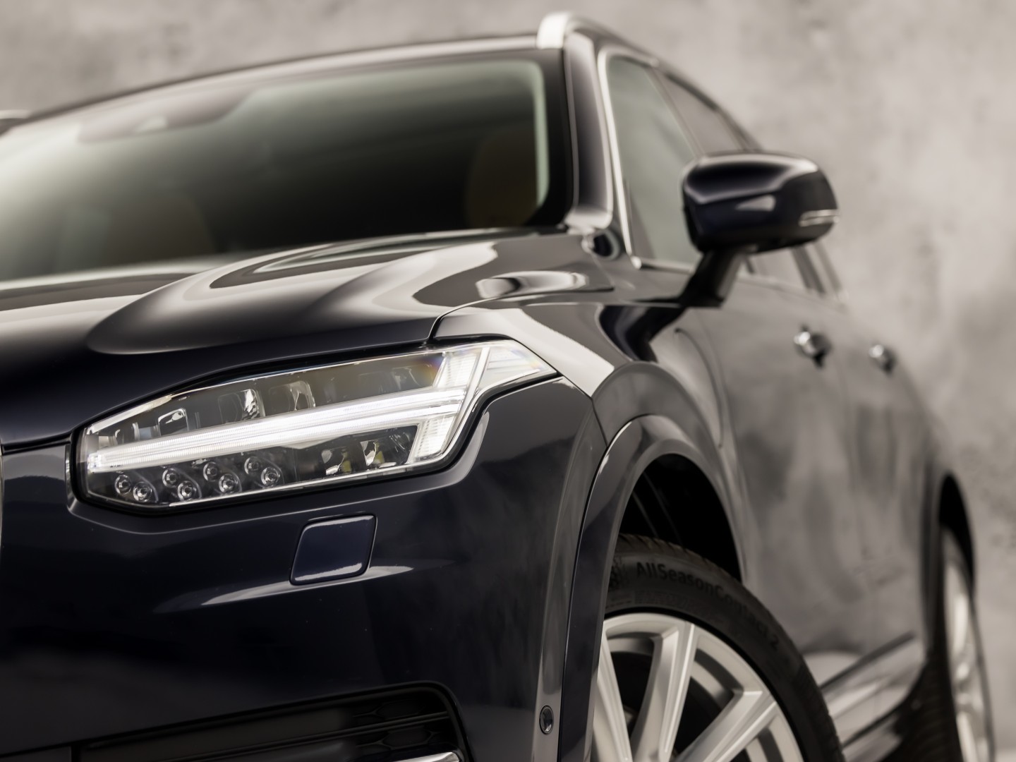Volvo XC90 2.0 T8 Twin Engine AWD Inscription 7 Persoons 408Pk Automaat (PANORAMADAK, BOWERS&WILKINS, MEMORY SEATS, BRUIN LEDER, CAMERA, STOELKOELING/VERWARMING, HEAD-UP DISPLAY, GETINT GLAS, ELEK ACHTERKLEP, NIEUWSTAAT)