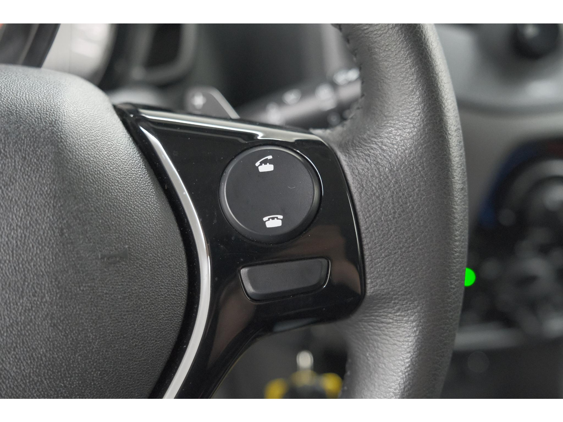 Peugeot 108 1.0 e-VTi Active | Unieke Auto! | Automaat | Airco | Getint Glas | Bluetooth Radio | 5 Deurs