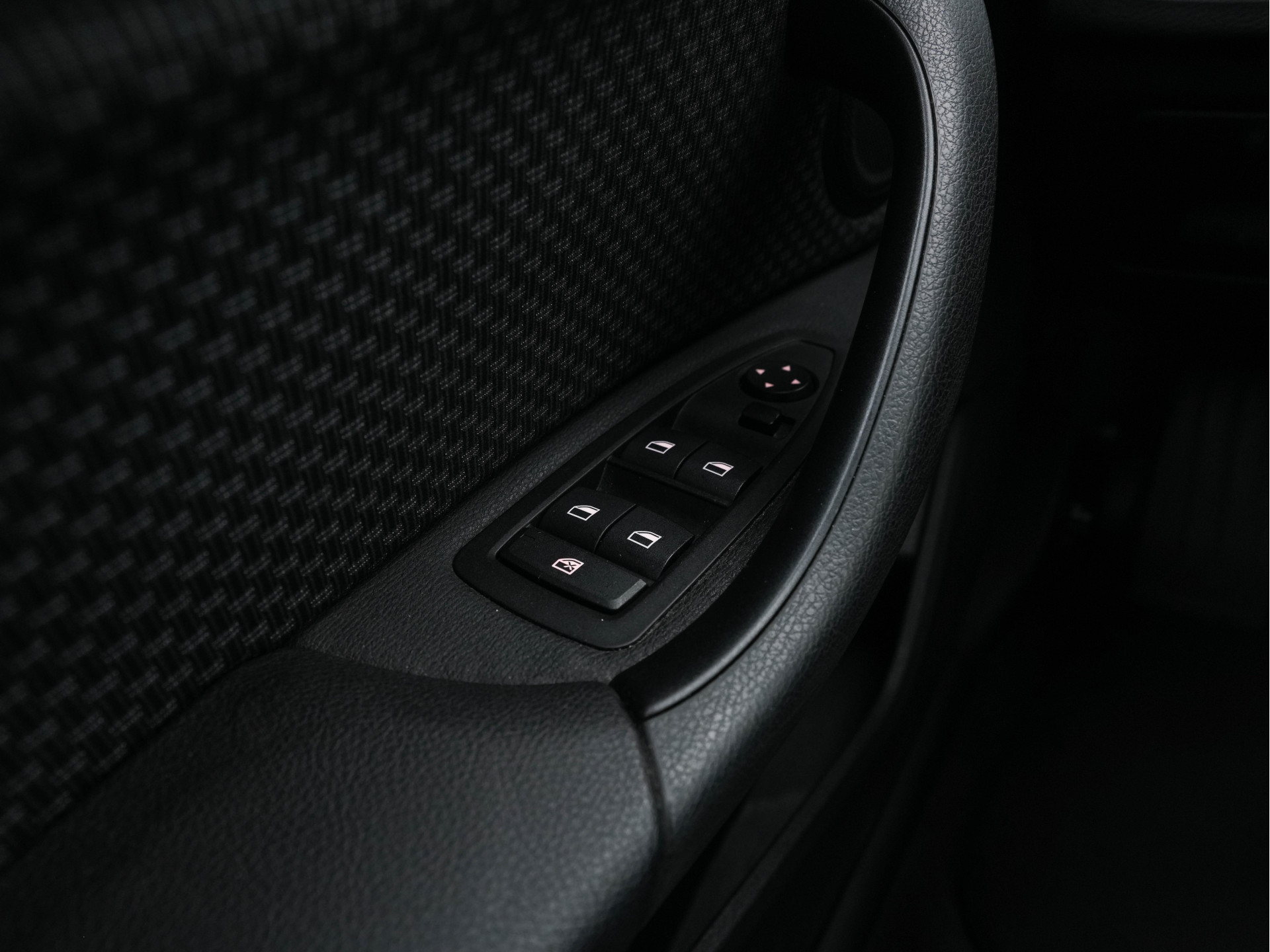 BMW X1 sDrive16d Centennial Executive *NAVI-FULLMAP | FULL-LED | ECC | PDC | CRUISE | COMFORT-SEATS | TOWBAR | 17''ALU *