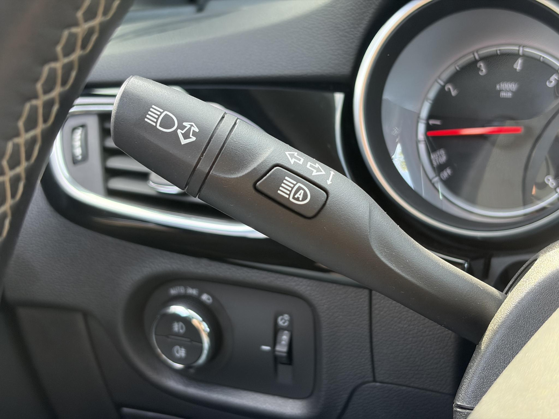 Opel Astra Sports Tourer 1.4 Business Executive ✓2 Eigenaar✓Camera✓Navi✓Trekhaakt✓Carplay✓Stoelverw✓Stuurverw✓Automaat✓Dealer Onderhouden✓Keyless✓Clima✓Cruise✓Pdc V+A✓Halfleder✓Comfortstoelen✓150pk✓Rijstrooksensor✓Dodehoeksensor✓Elekt Stoelen✓Lm velgen✓N.