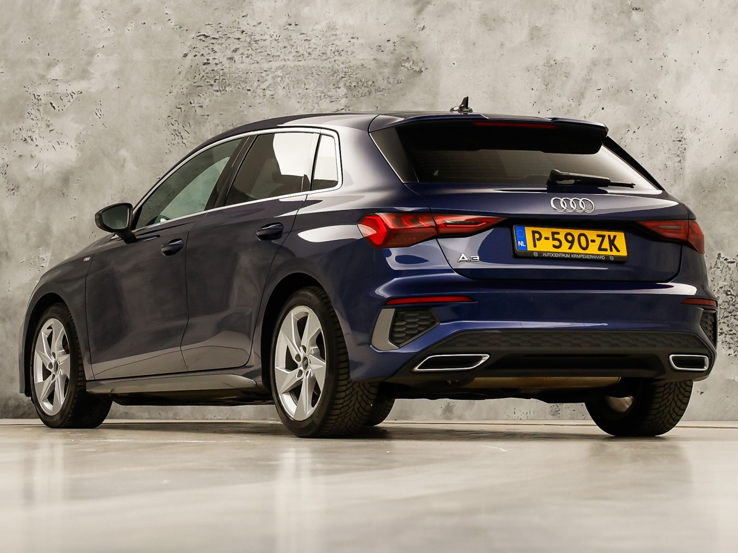 Audi A3 Sportback 30 TFSI S-Line Automaat (2X S-LINE, APPLE CARPLAY, STOELVERWARMING, PLAT S-LINE SPORTSTUUR, GETINT GLAS, SPORTSTOELEN, PARKEERSENSOREN, NIEUWSTAAT)