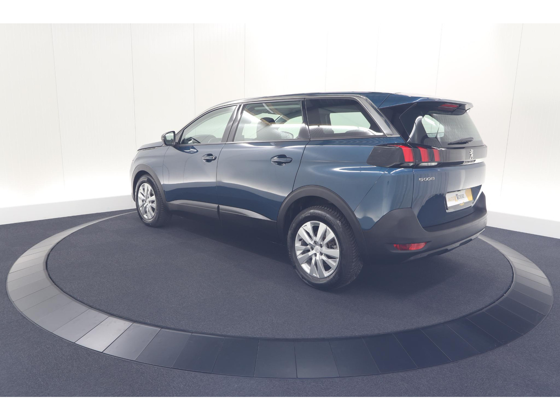 Peugeot 5008 PureTech 130 EAT8 Active Pack | 7 Zitplaatsen | Apple Carplay | Parkeersensoren | Navigatie