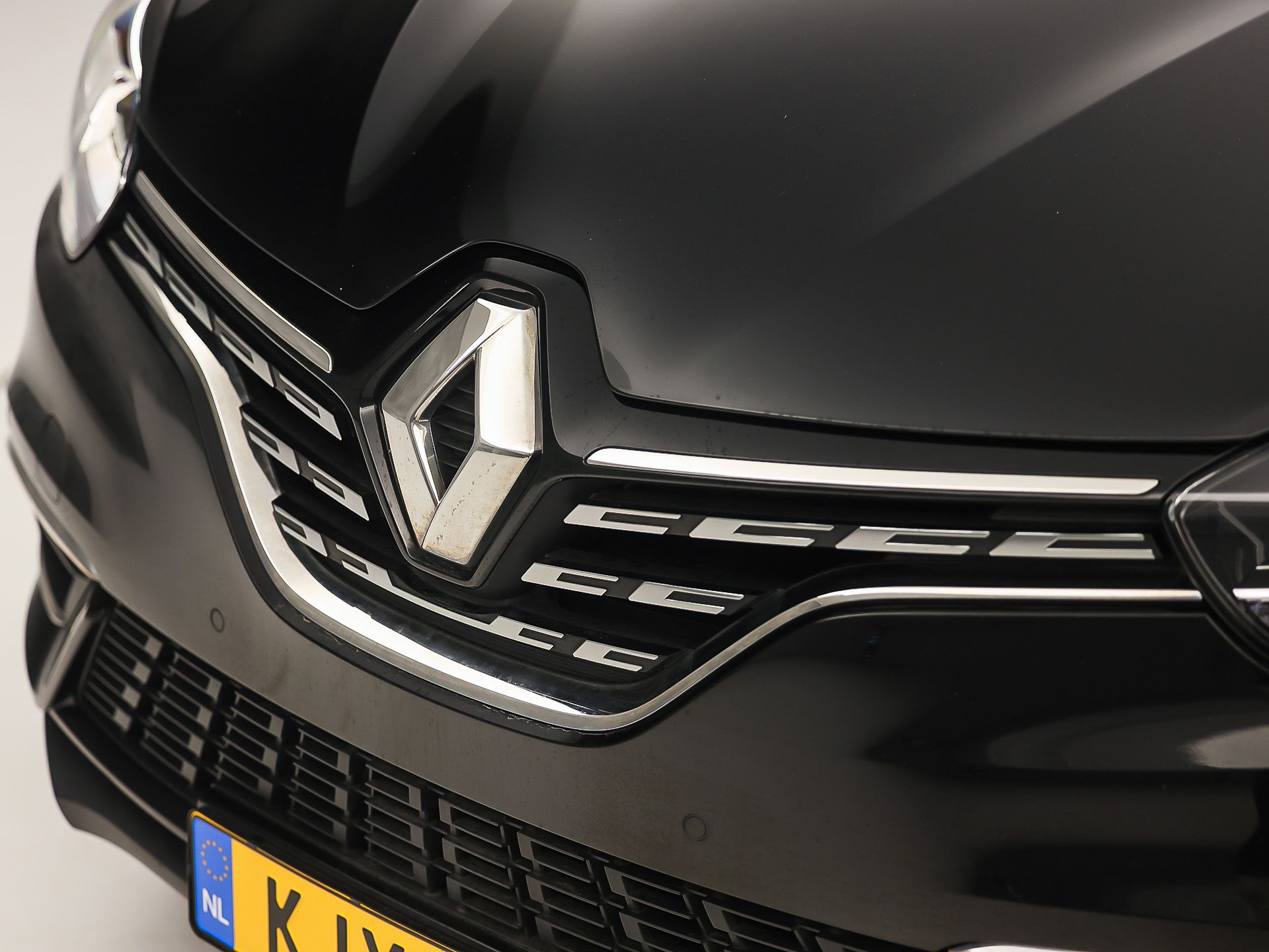 Renault Scénic 1.3 TCe Intens Sport (APPLE CARPLAY, NAVIGATIE, CAMERA, CLIMATE, LEDER, SPORTSTOELEN, GETINT GLAS, CRUISE, NIEUWSTAAT)