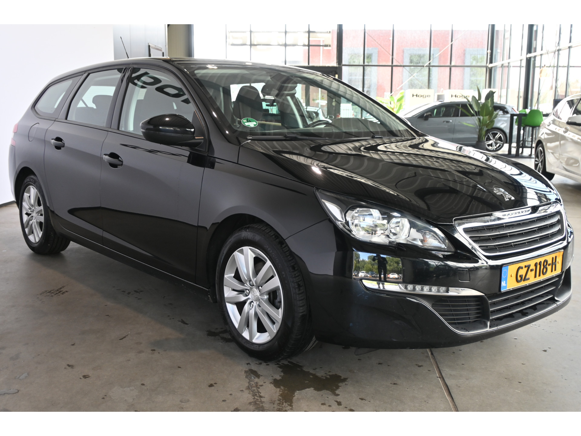 Peugeot 308 SW 1.6 BlueHDI Blue Lease Pack Nap Clima Cruise NavigatieTrekhaak PDC Goed Onderhouden! Inruil Mogelijk!