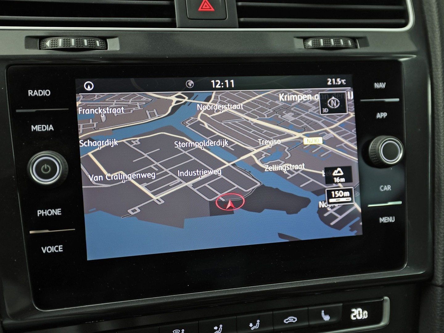 Volkswagen Golf 1.5 TSI Sportline (APPLE CARPLAY, GROOT NAVI, CLIMATE, STOELVERWARMING, SPORTSTOELEN, LED KOPLAMPEN, PARKEERSENSOREN, ADAPTIVE CRUISE, NIEUWSTAAT)