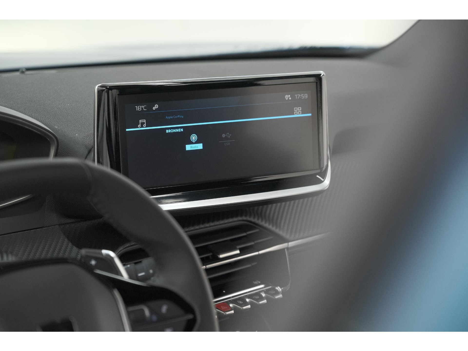 Peugeot 2008 Hybrid 136 e-DCS6 Style | Apple Carplay | Parkeersensoren | Climate control